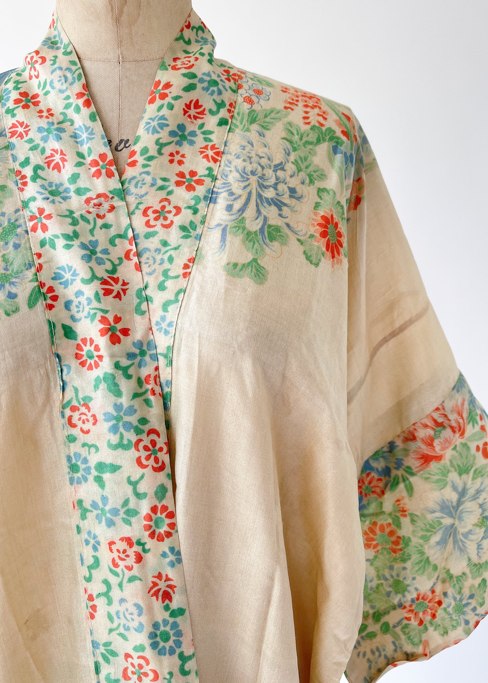 Vintage 1920s Floral Pongee Silk Robe