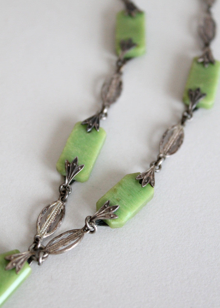 Vintage 1920s Green Czech Glass Flapper Necklace