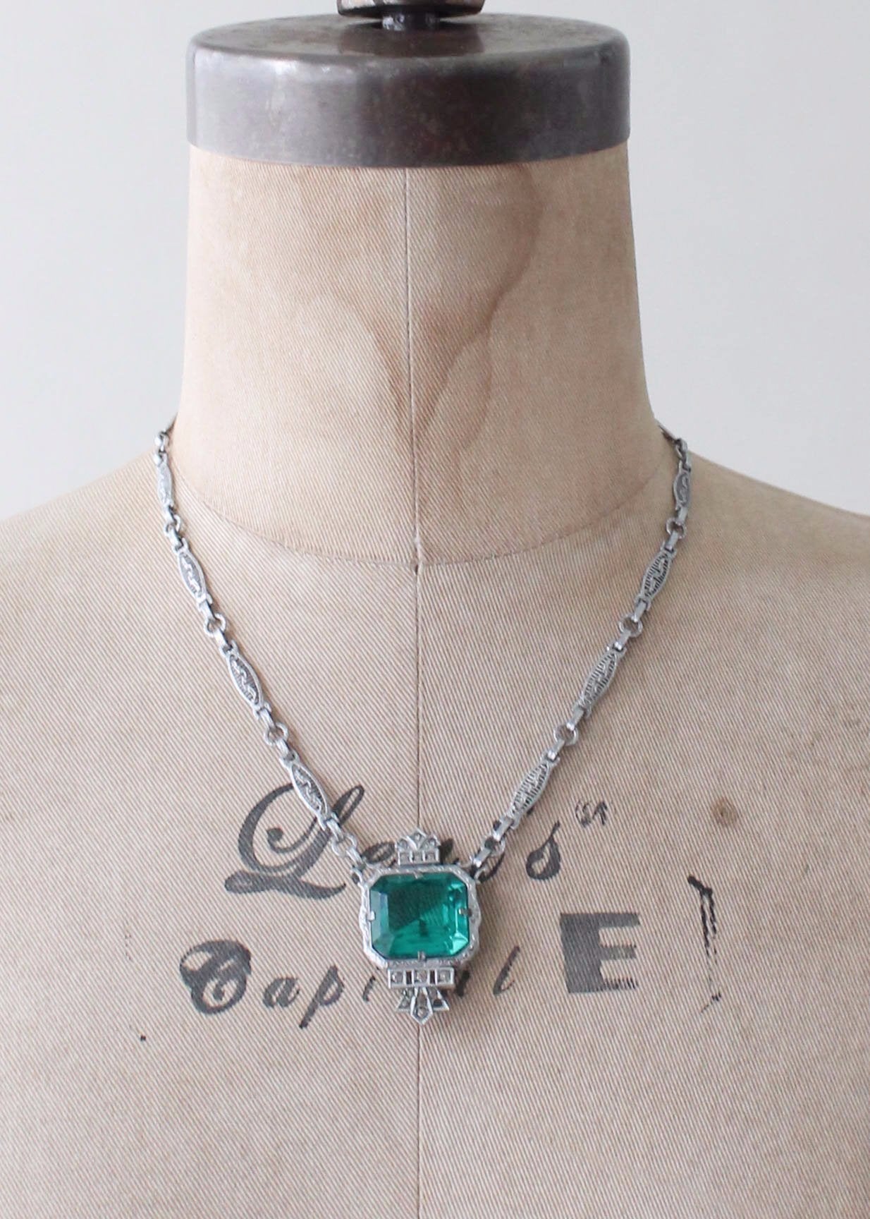Vintage 1930s Rhodium Plated Art Deco Necklace with Green Glass Cabochon