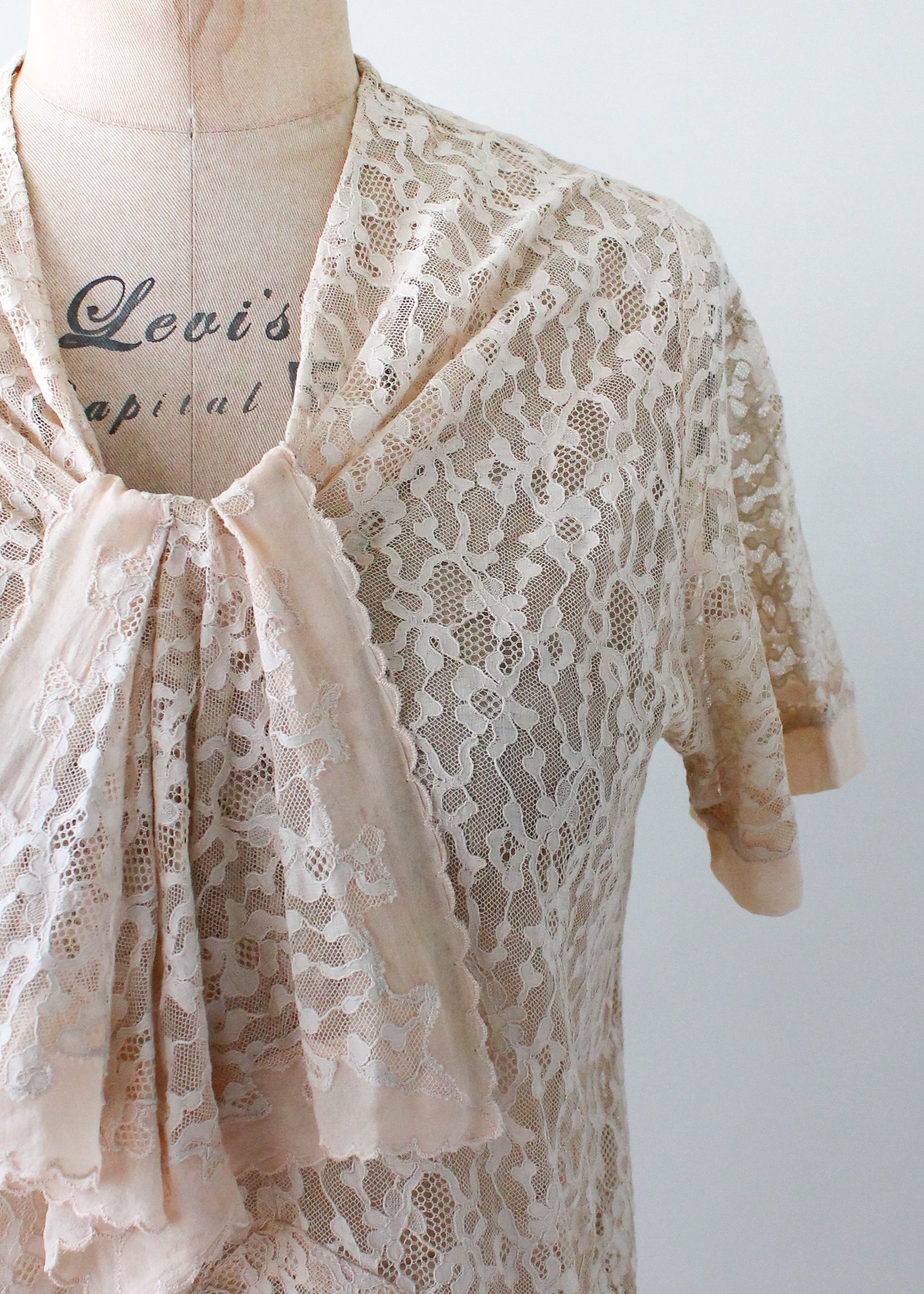Vintage 1930s Jabot Lace Top