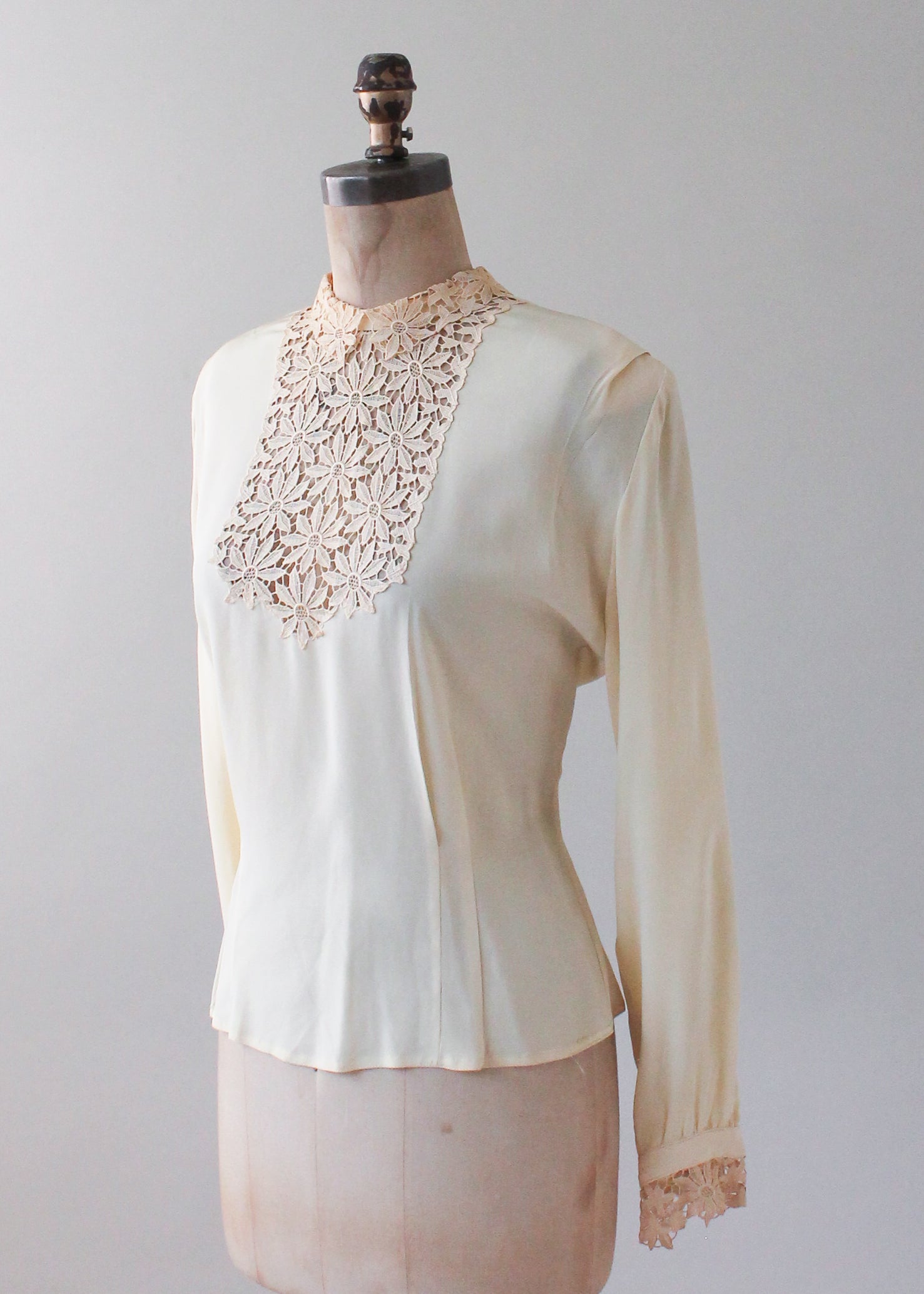 Vintage 1940s Ivory Silk and Lace Blouse