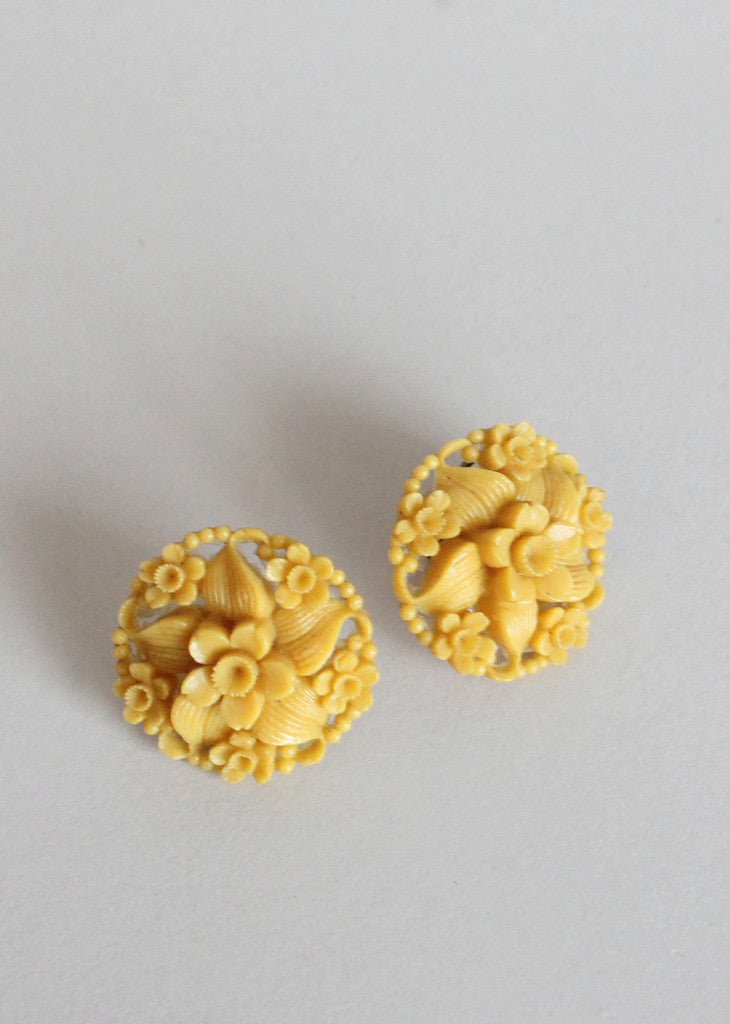 Vintage 1940s Golden Flower Celluloid Earrings