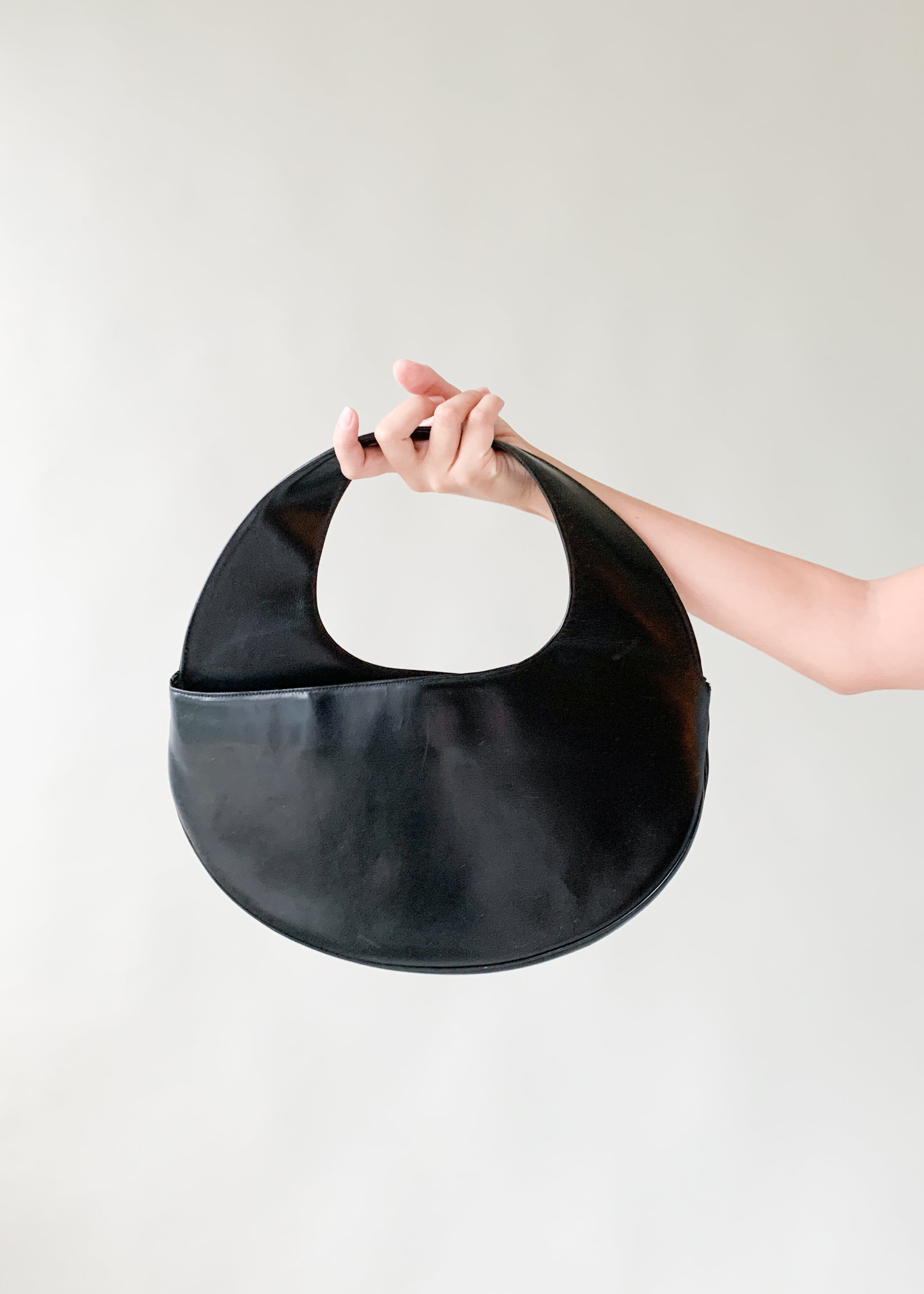 Vintage 1960s Round Leather Purse