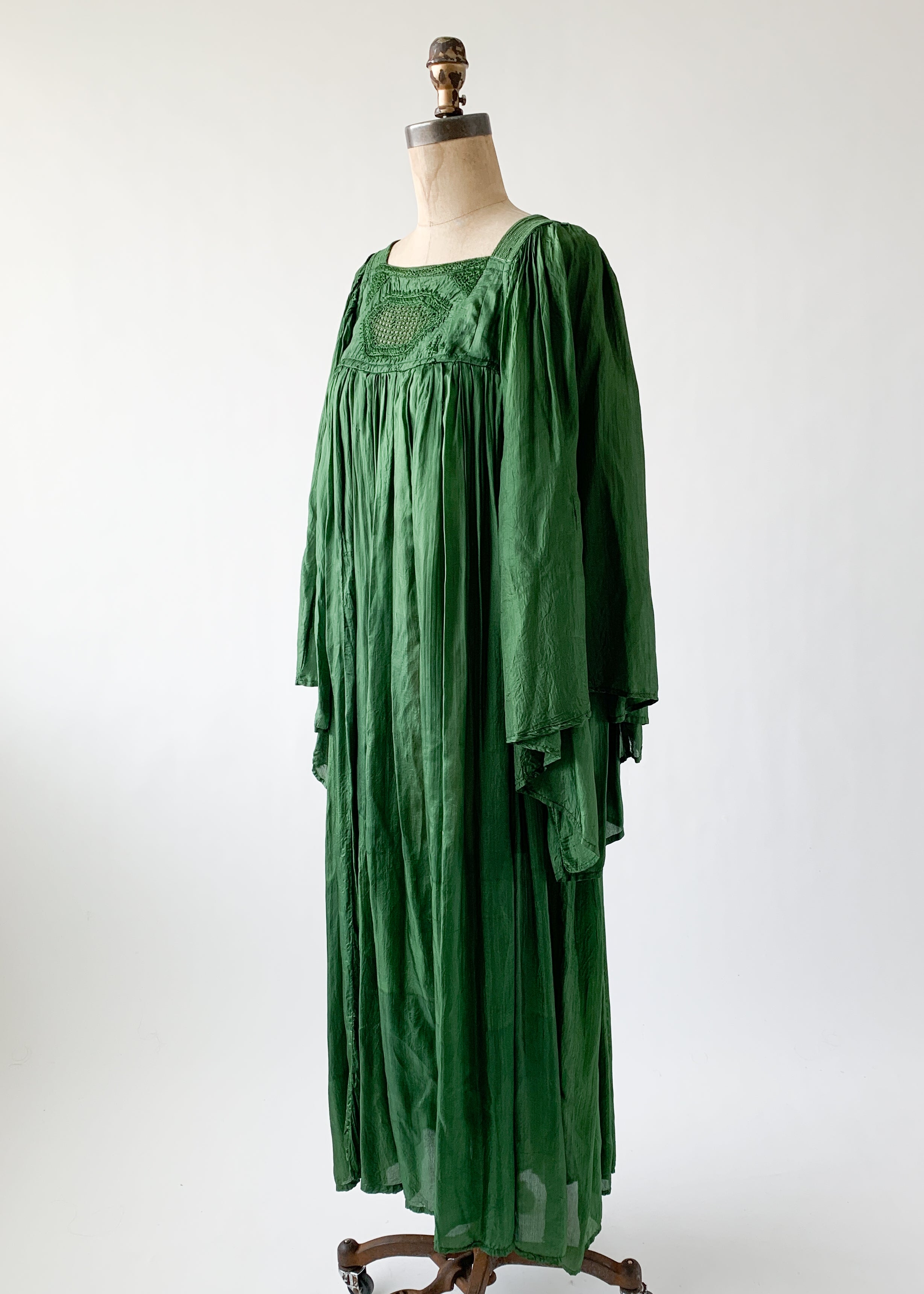 Vintage 1960s Emerald Green Pleated Dress