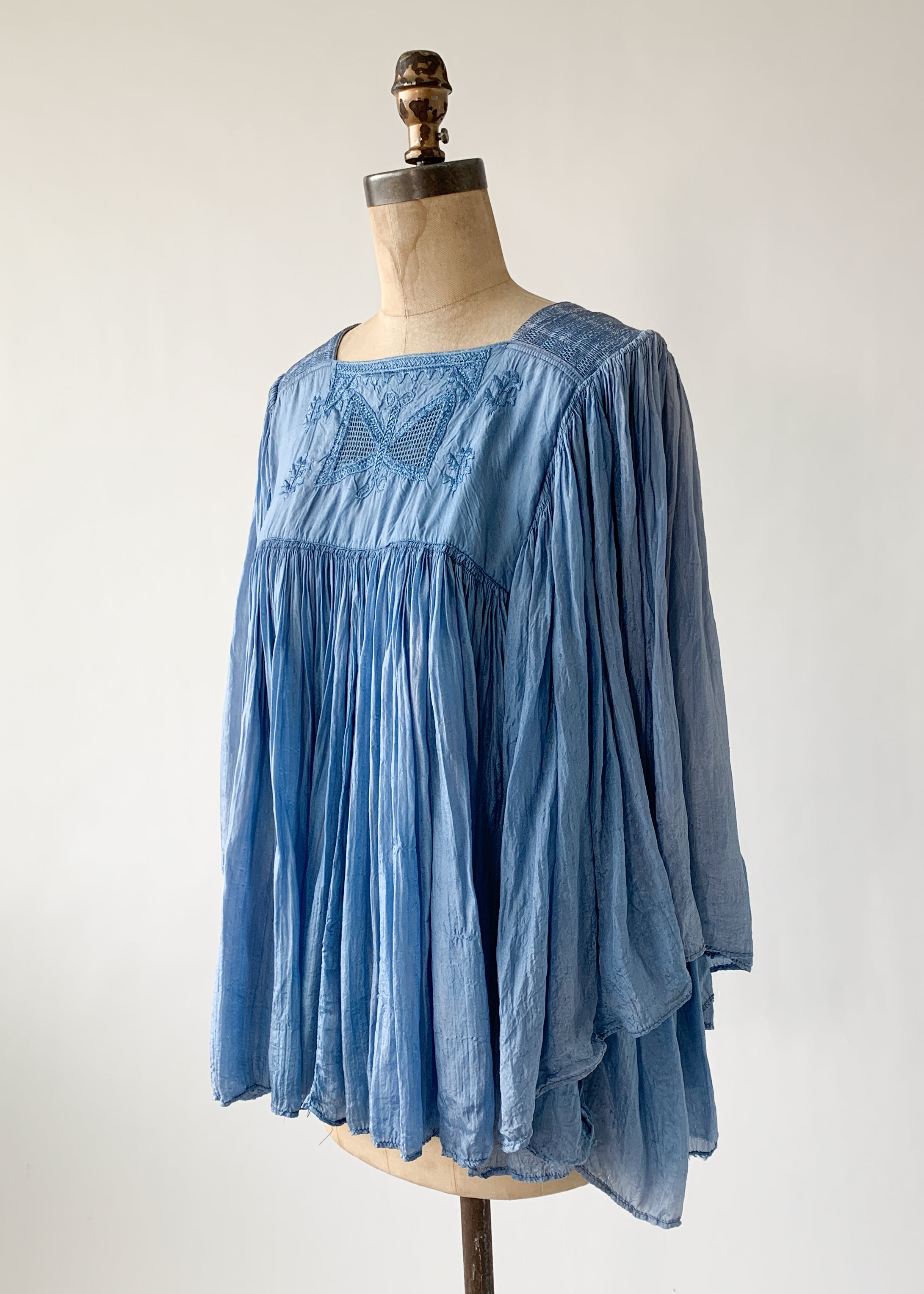 Vintage 1960s Sky Blue Pleated Top