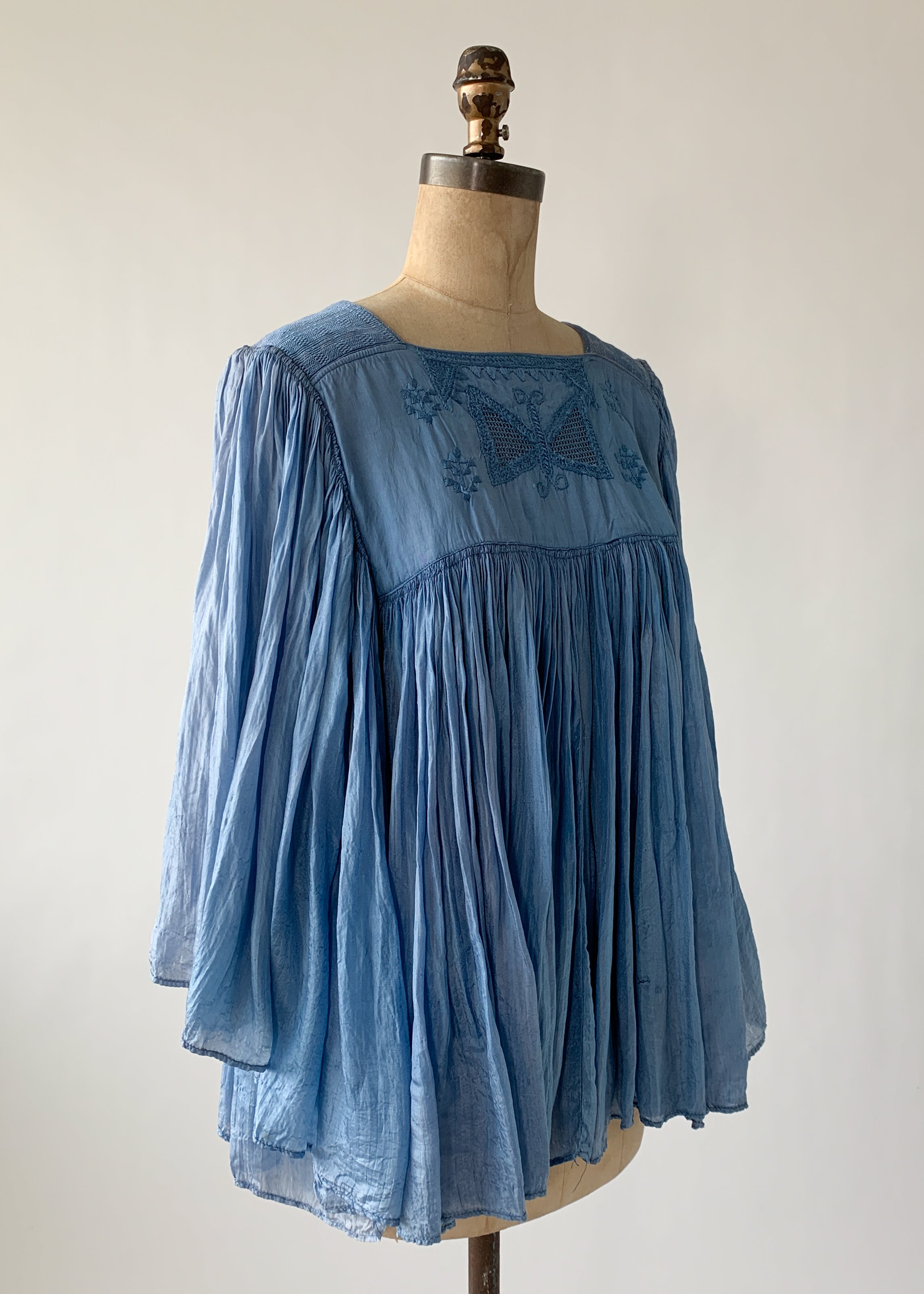 Vintage 1960s Sky Blue Pleated Top