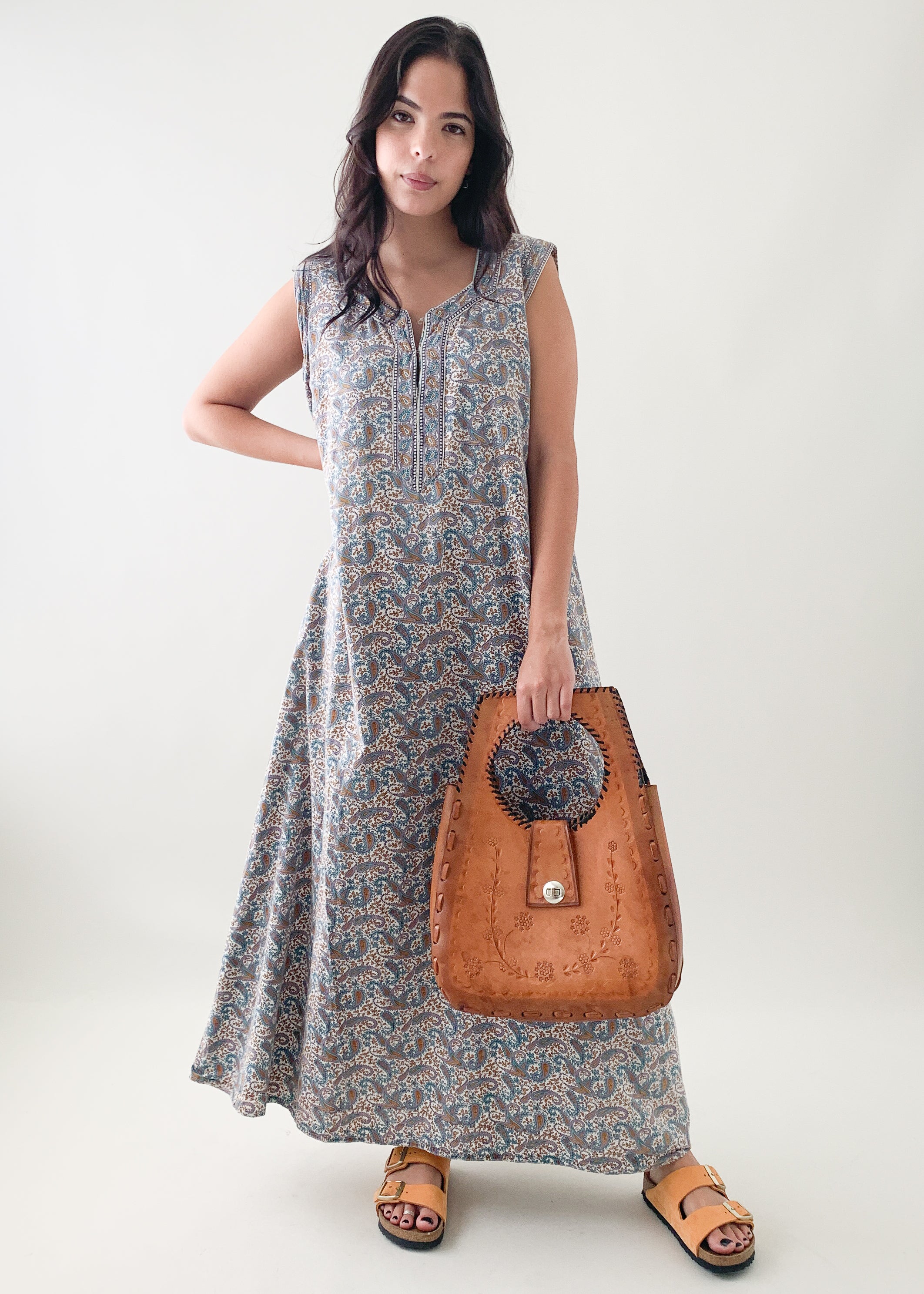 Vintage 1970s Tooled Leather Purse
