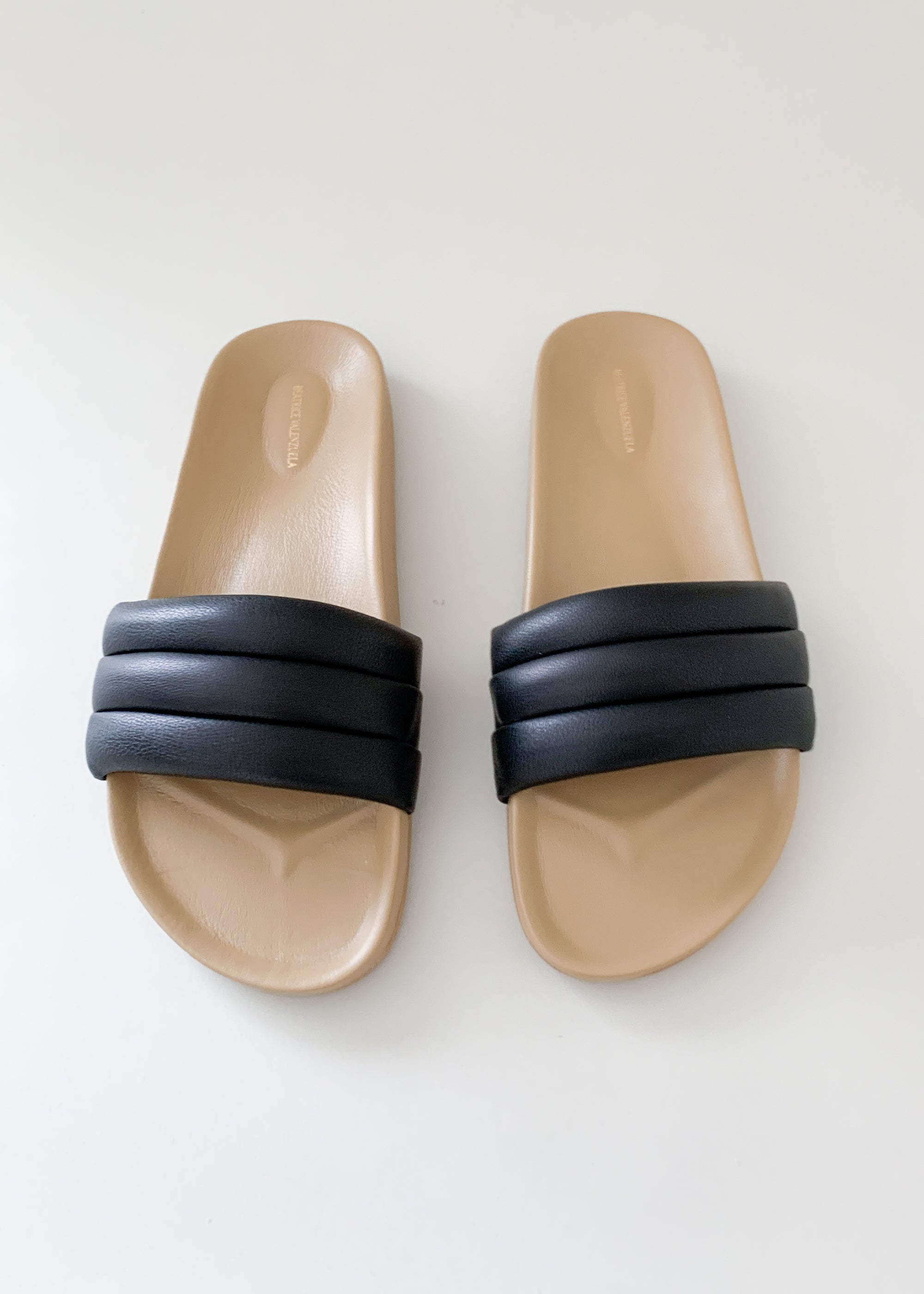 Beatrice Valenzuela Sandalia - Black