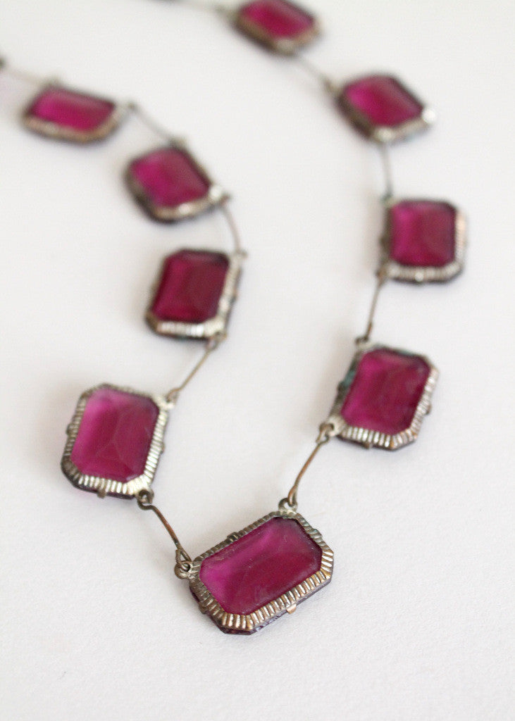 Vintage 1930s Art Deco Plum Glass Necklace