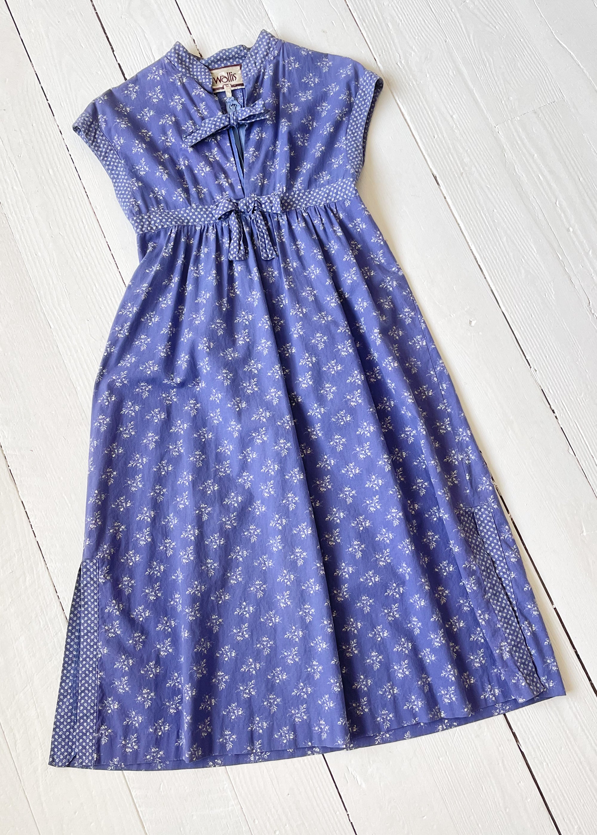 Vintage 1970s Wallis Periwinkle Floral Dress