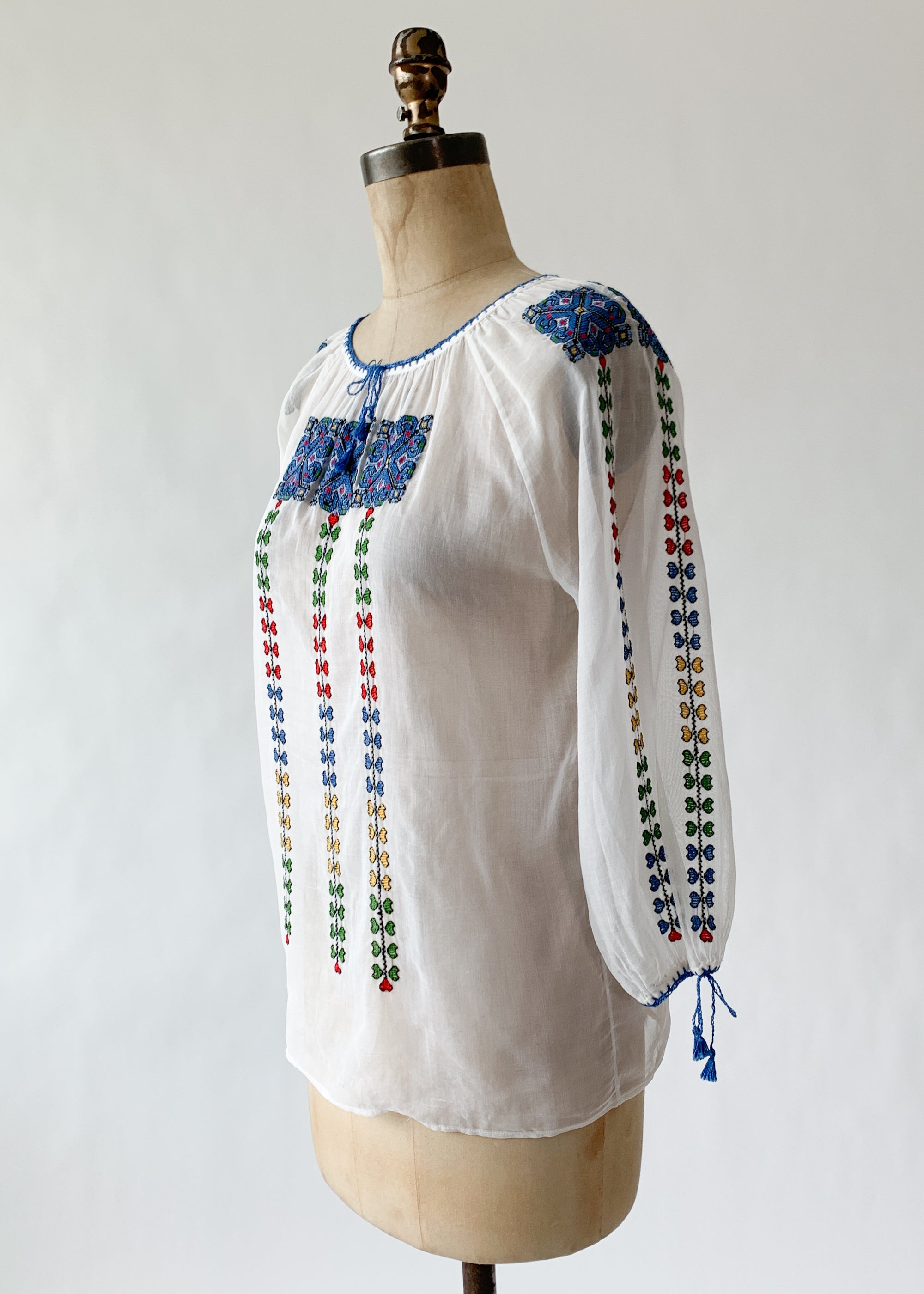 Vintage 1970s Yugoslavian Embroidered Cotton Top