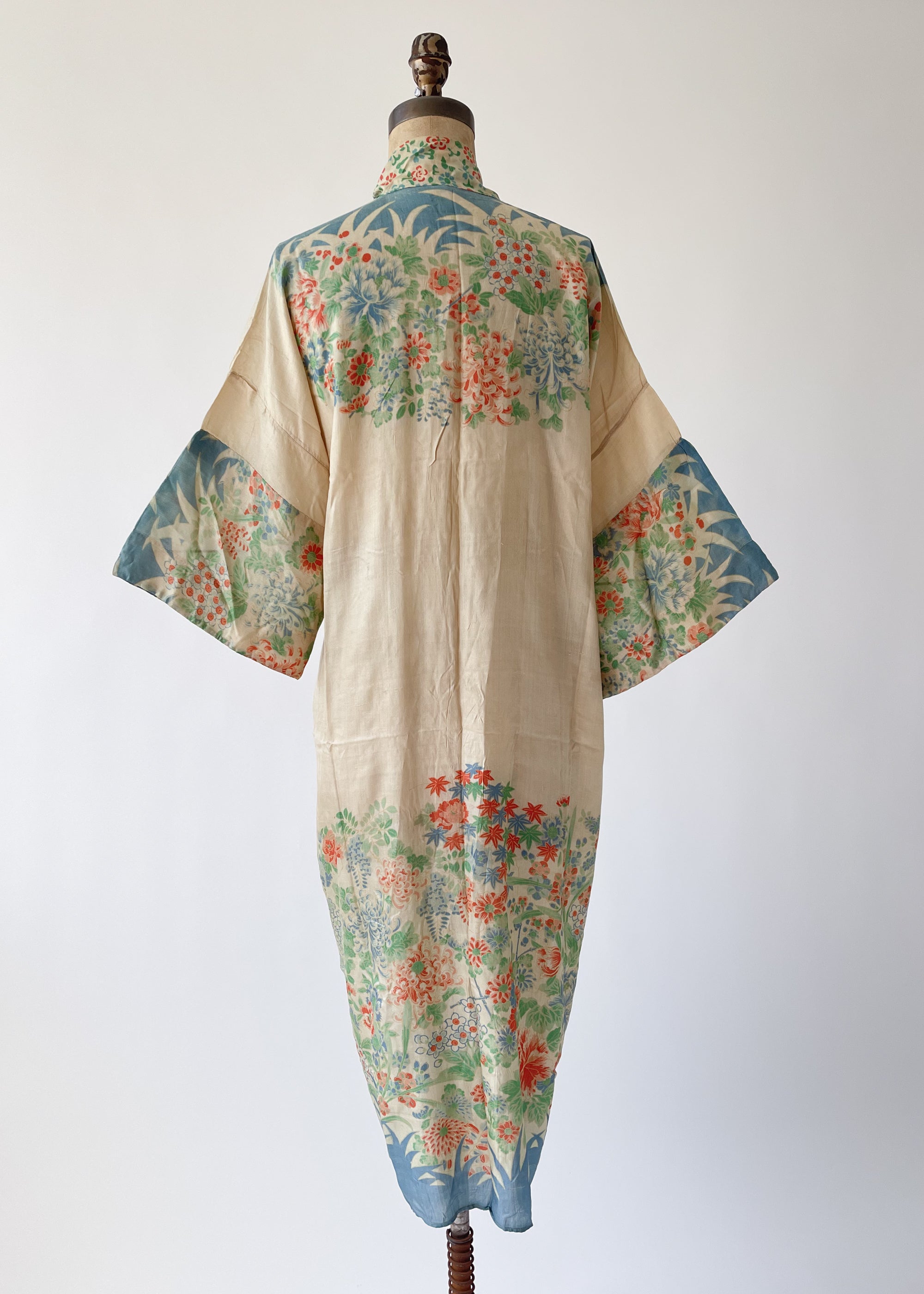Vintage 1920s Floral Pongee Silk Robe