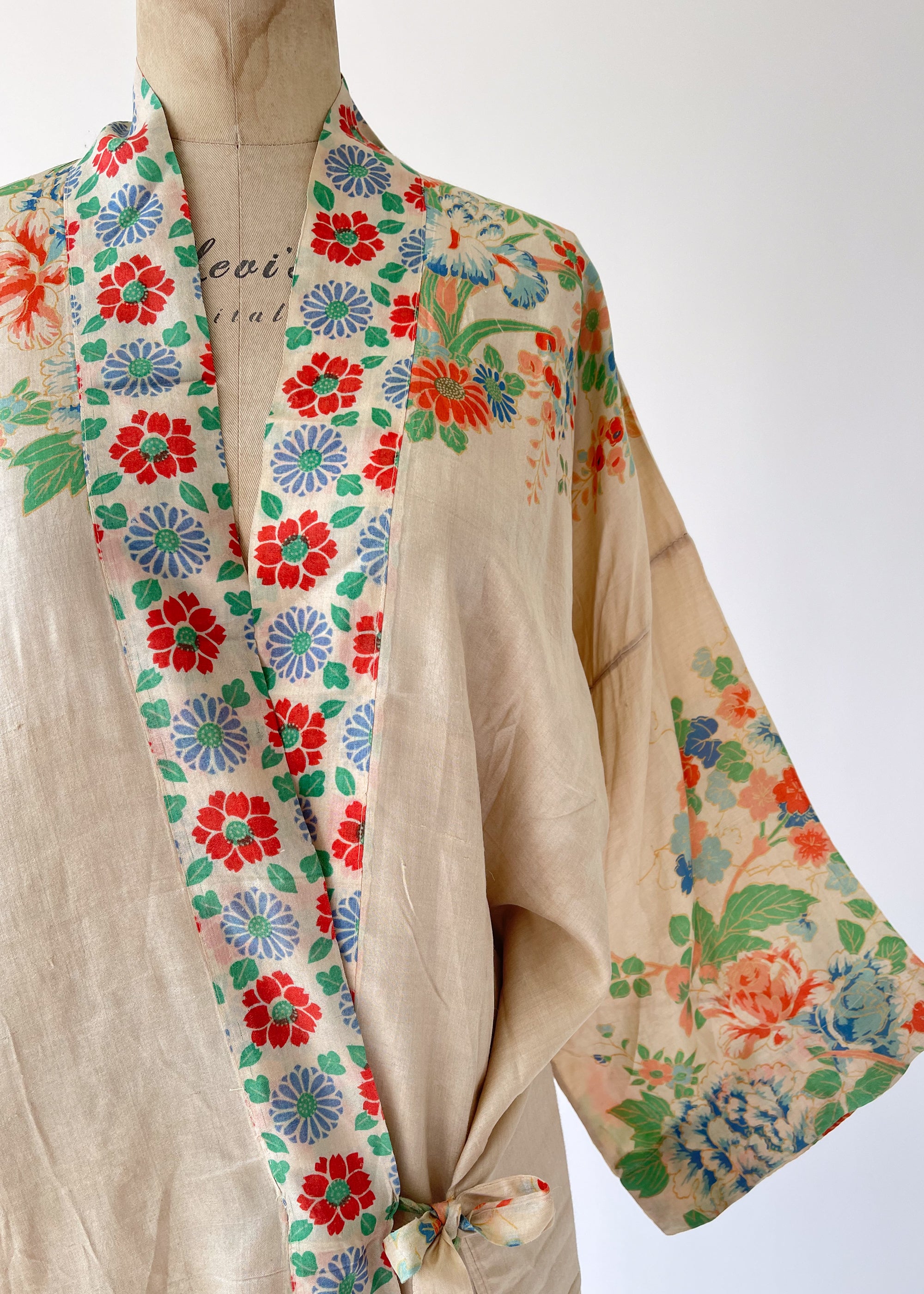 Vintage 1920s Floral Pongee Silk Tie Waist Robe