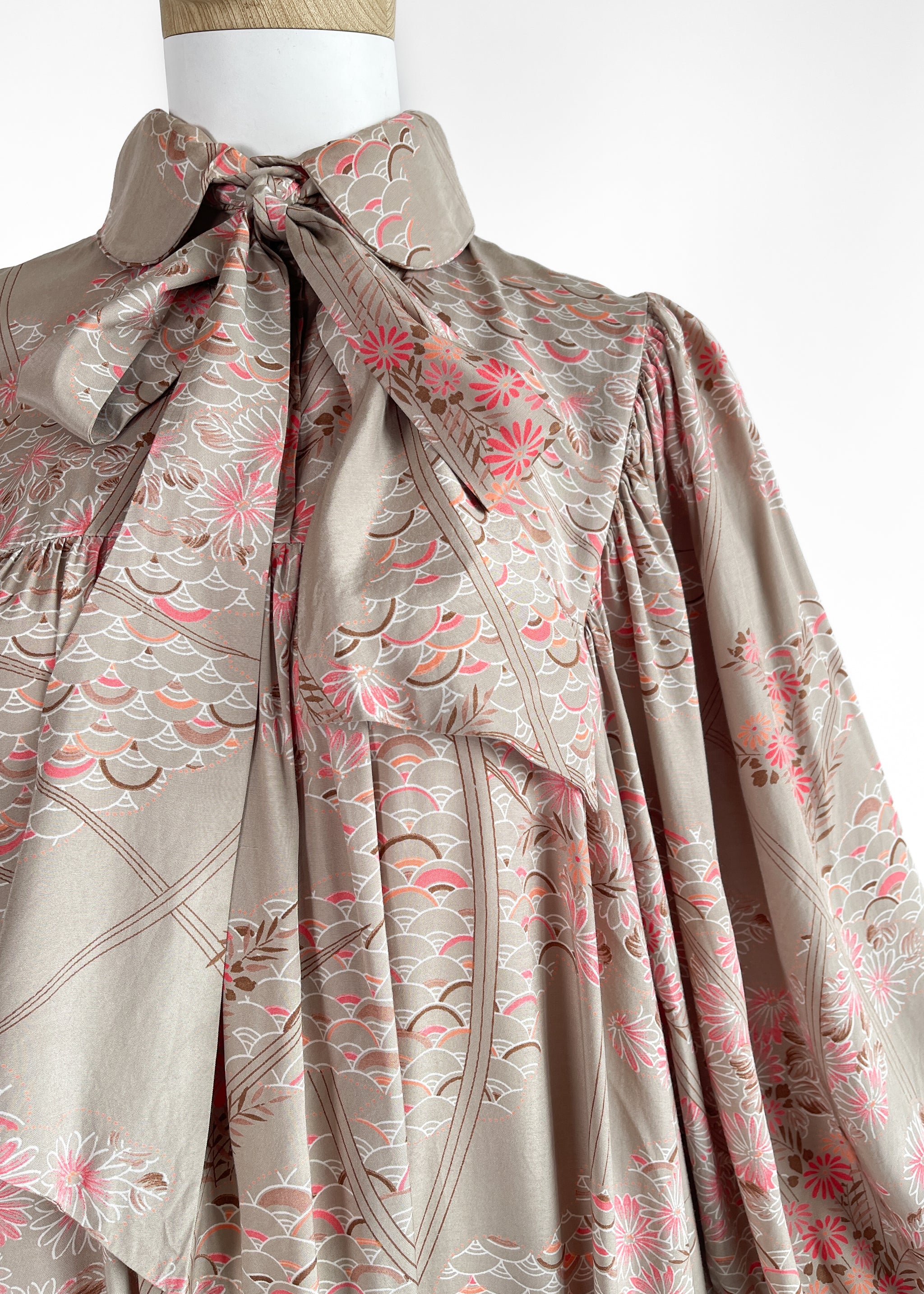 1970s Droopy & Browns Asian Print Dress 1970s Droopy & Browns Asian Print Dress