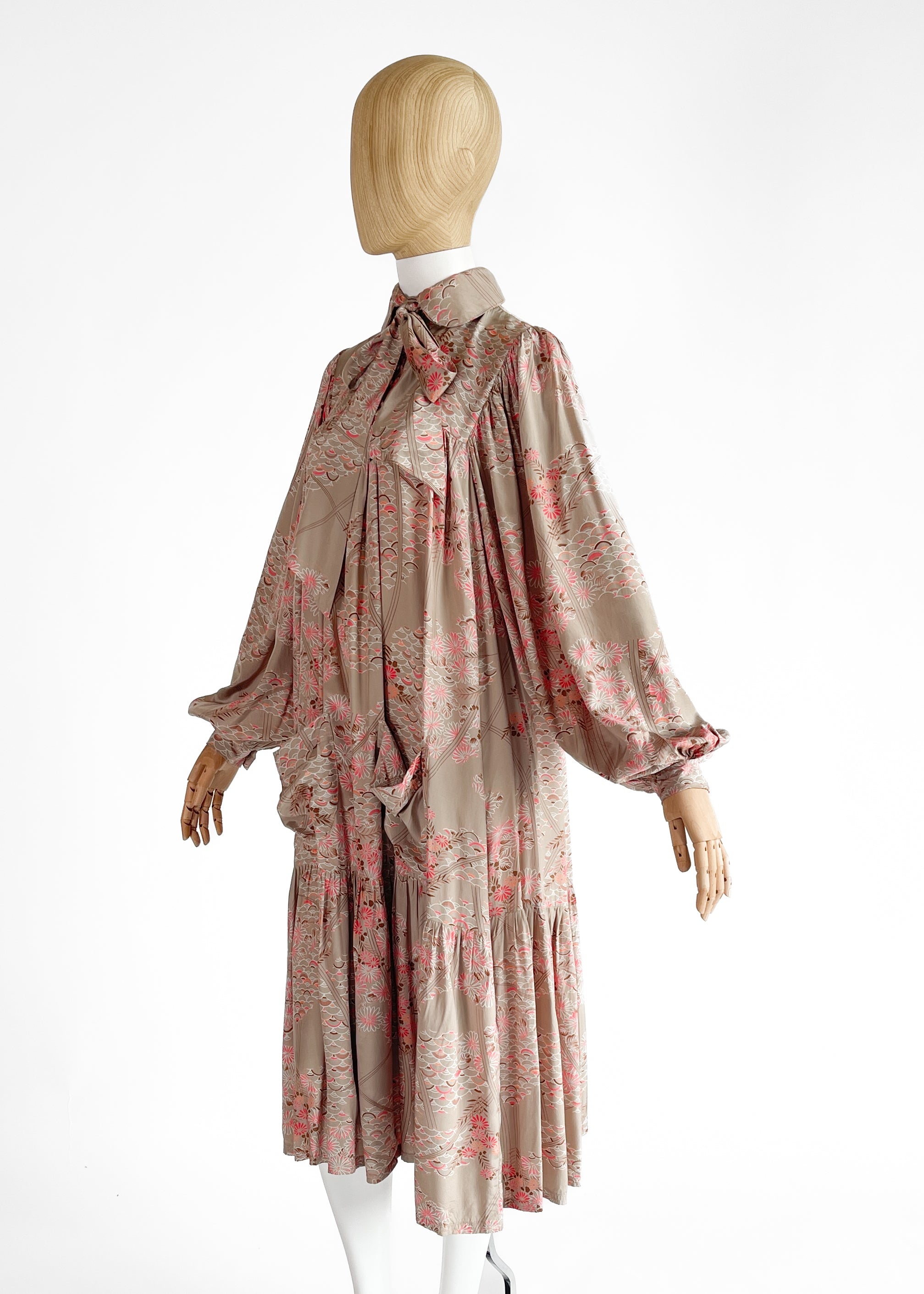 1970s Droopy & Browns Asian Print Dress 1970s Droopy & Browns Asian Print Dress