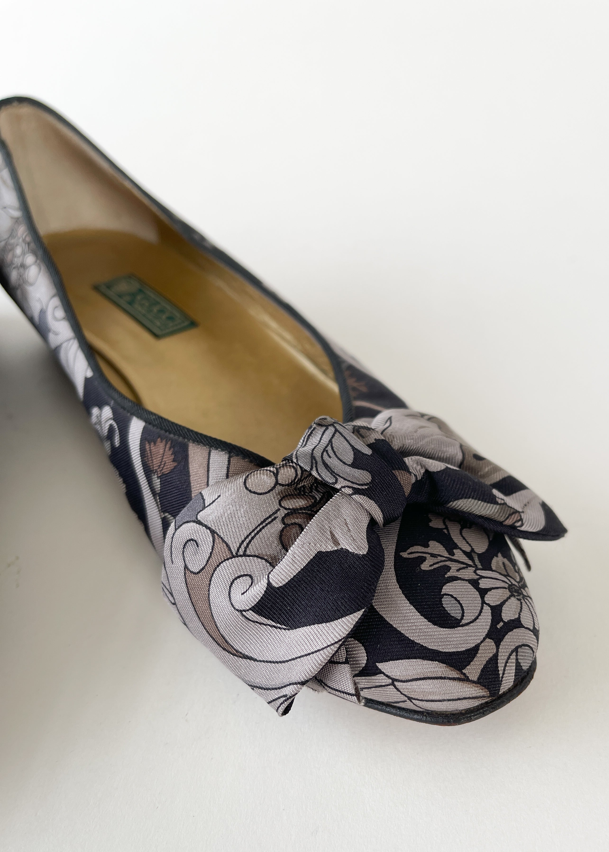 Vintage 1980s Gucci Silk Flats