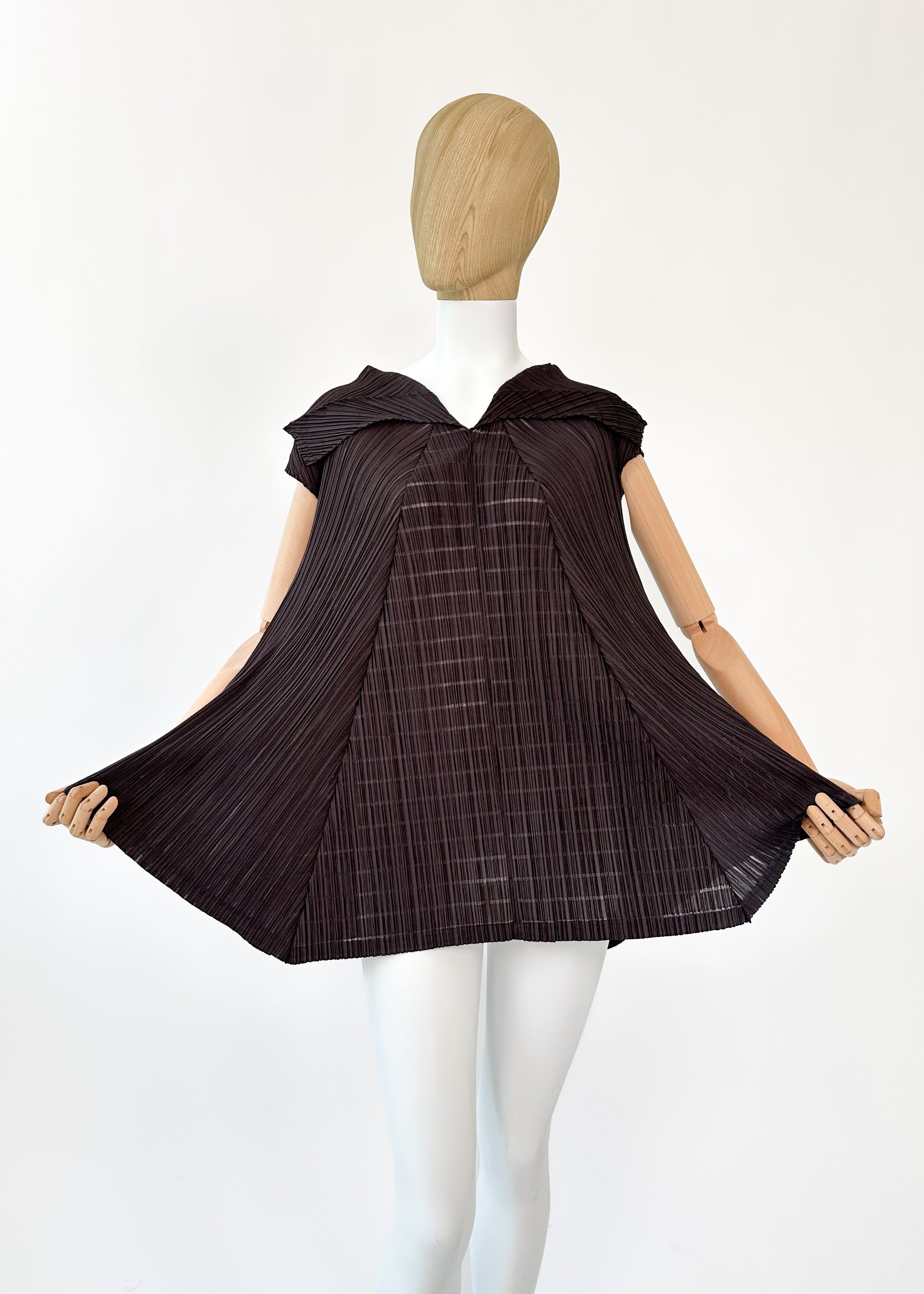 PLEATS PLEASE ISSEY MIYAKE - 10％セール PLEATSPLEASE TUNIC TOP Issey Miyake Pleats Please Black Tunic Top — A-Line, Made in Japan