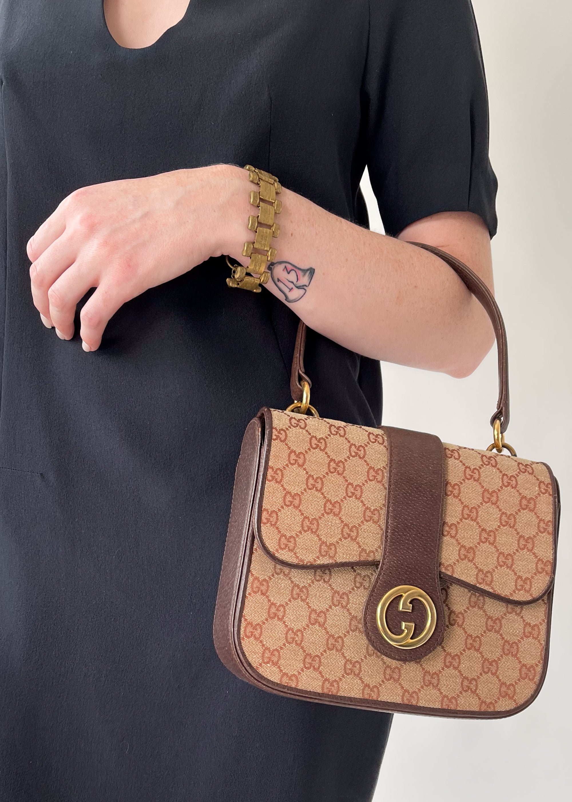 Buy Gucci Handbag 06 Beige GG Supreme Canvas Multi-Function Interlocking G  Shoulder Bag (J583)