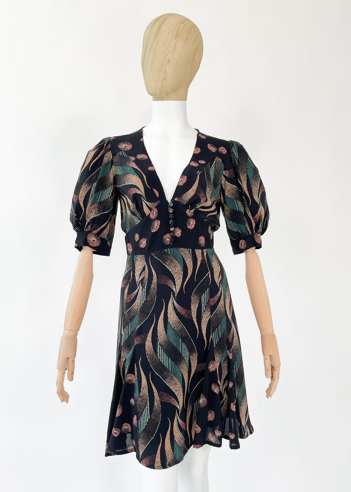1970 mini dress Vintage 1970s Jeff Banks Patchwork Print — British Boutique Size:dress size pants : 28 Unfinished bottom noneSize marked Valenti Victoria Sleeveless Lace curvy sense collections