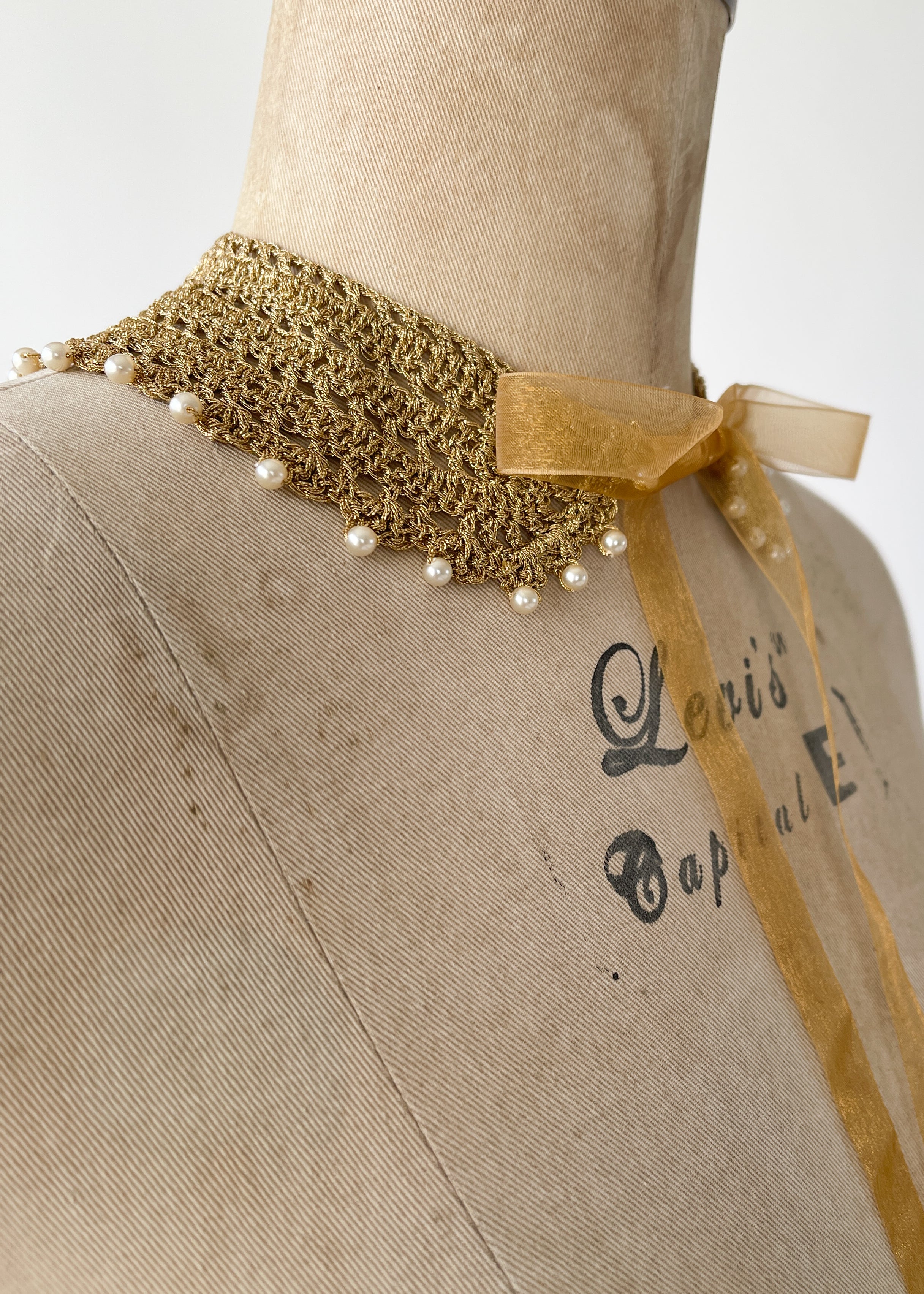 Vintage Gold Knit Collar