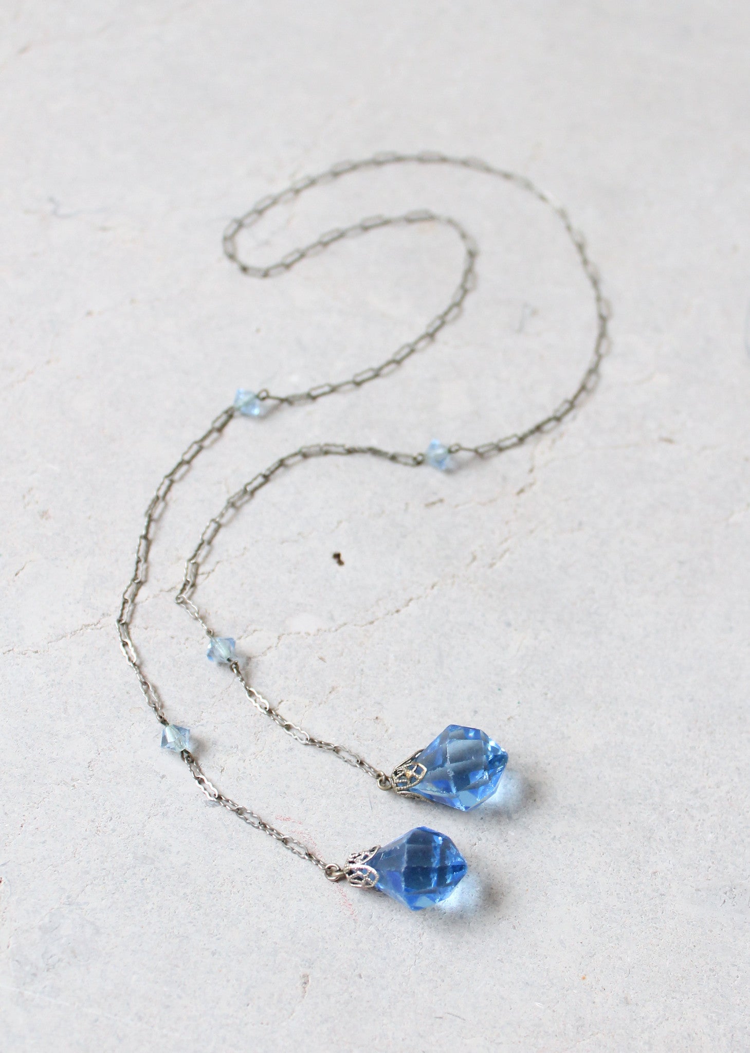 Vintage 1920s Faceted Blue Bead Lariat Necklace