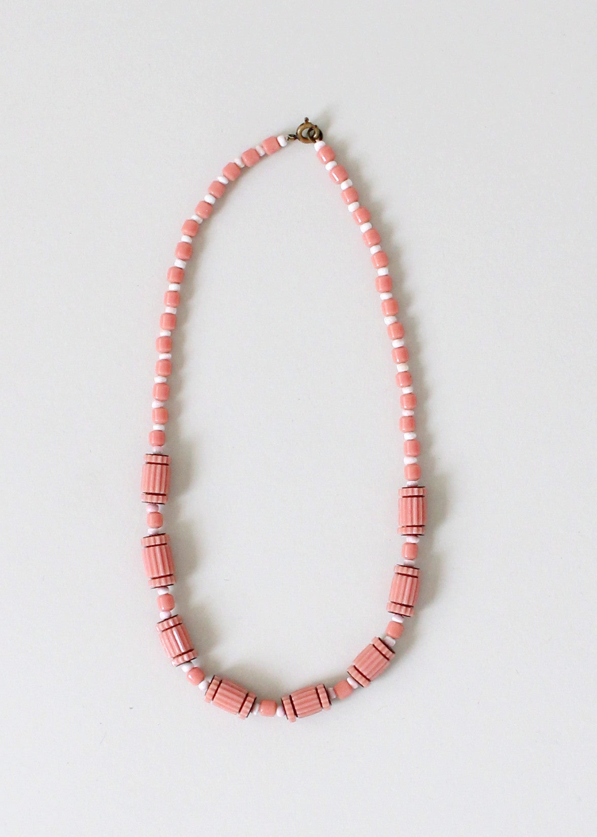 Vintage 1930s Pink and White Glass Beaded Necklace
