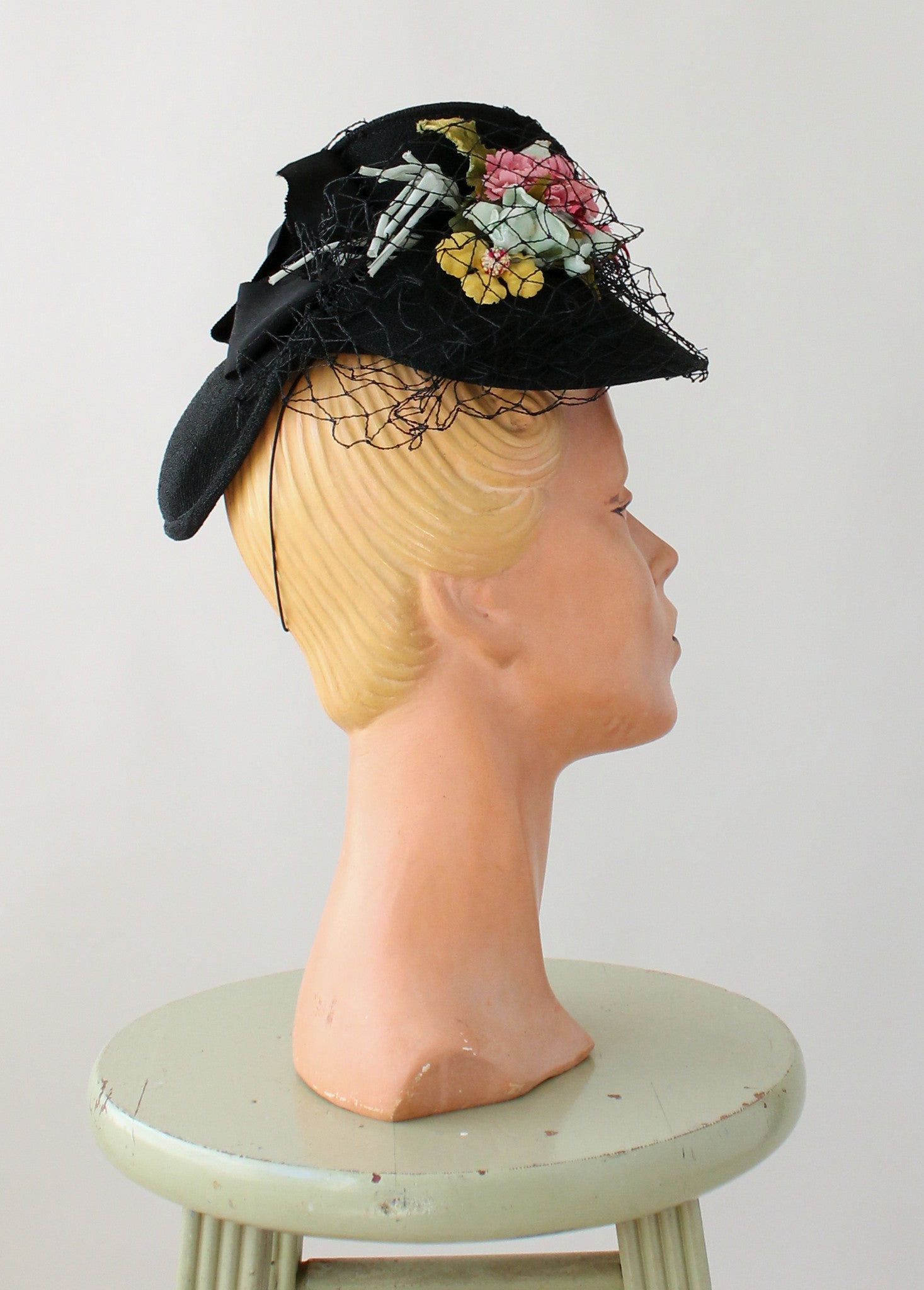 Vintage 1940s Floral Fascinator Style Tilt Hat