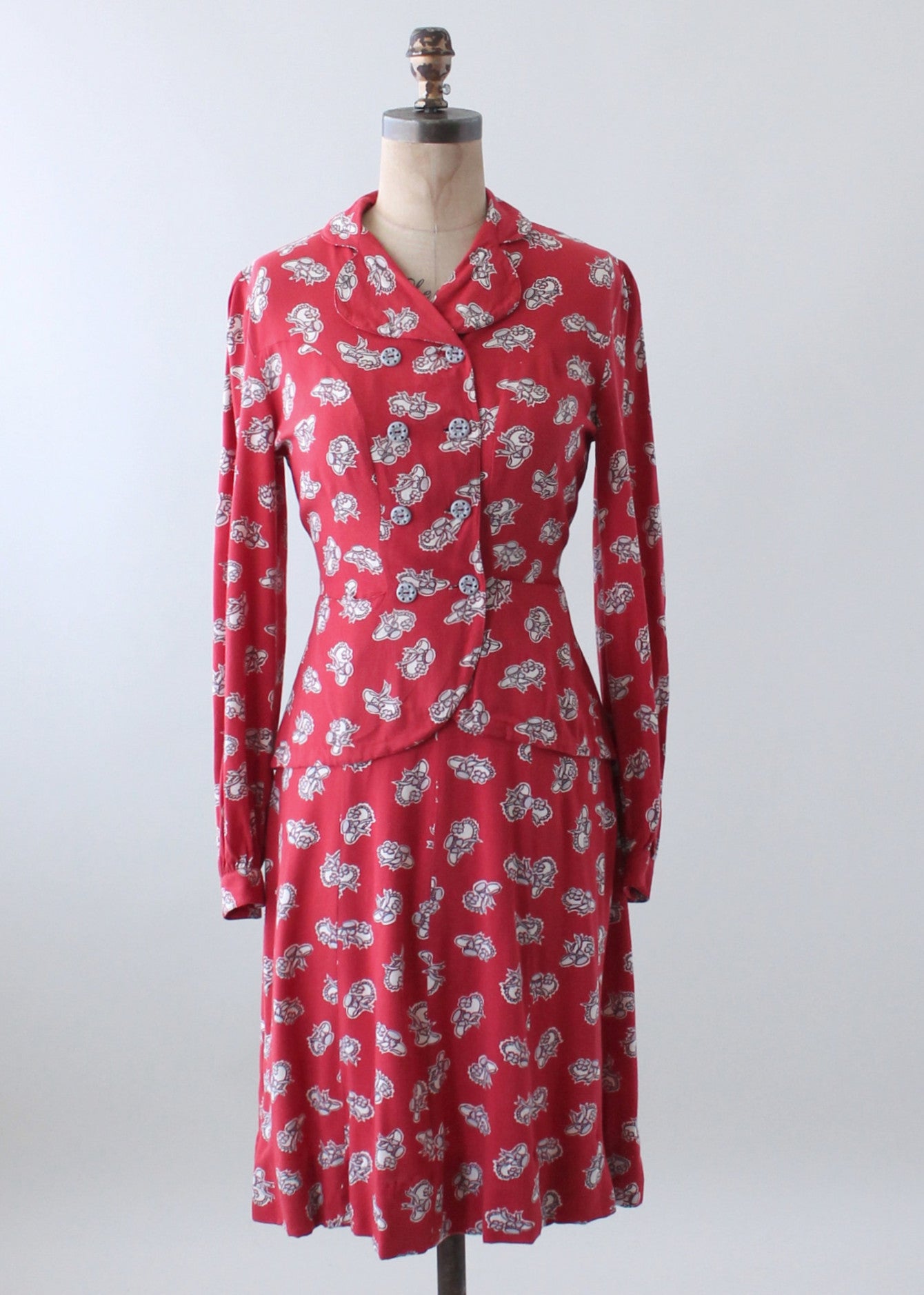 Vintage 1940s Hats Novelty Print Rayon Suit