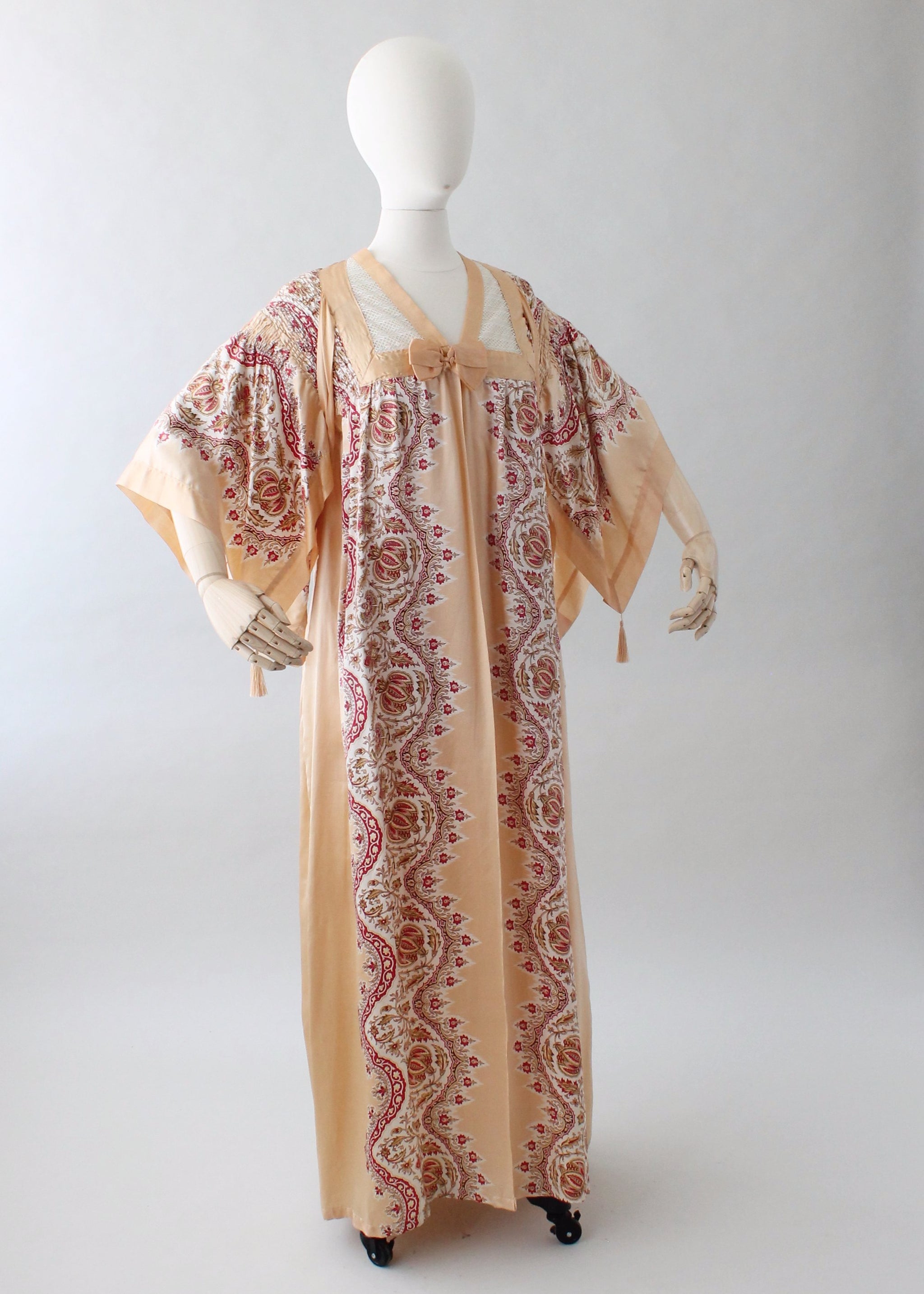 1920s silk dressing gown Antique robes a favorite spring summer staple, and oh so fun to style some incredible examples from the 1920s-1940s are currently available on the website! Click to shop or link