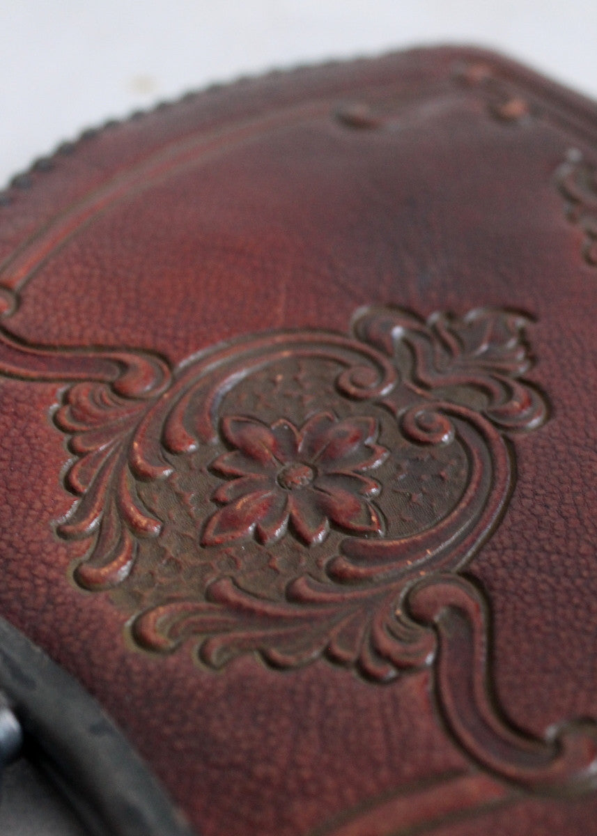 Vintage 1930s Art Deco Floral Tooled Leather Purse