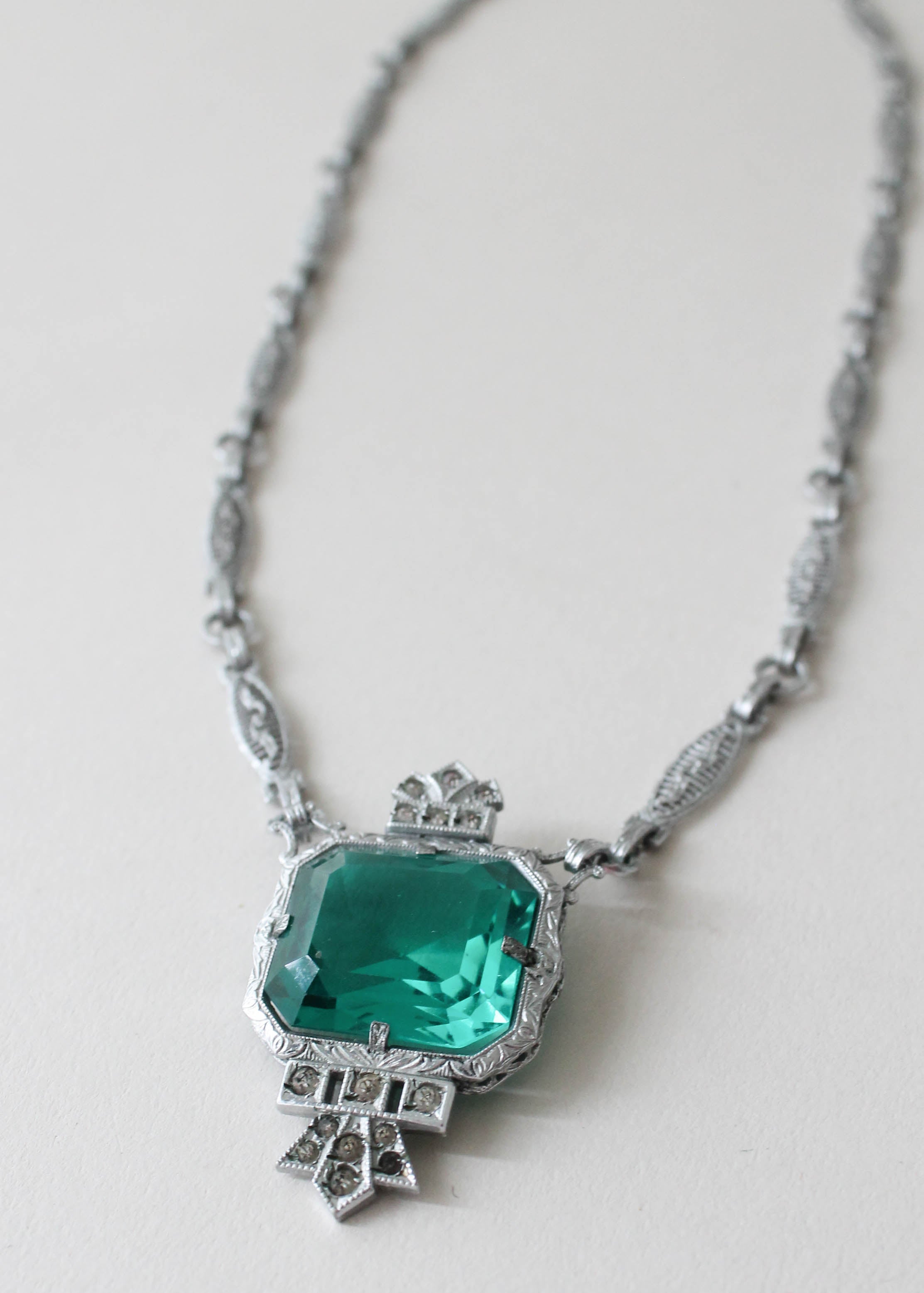 Vintage 1930s Rhodium Plated Art Deco Necklace with Green Glass Cabochon