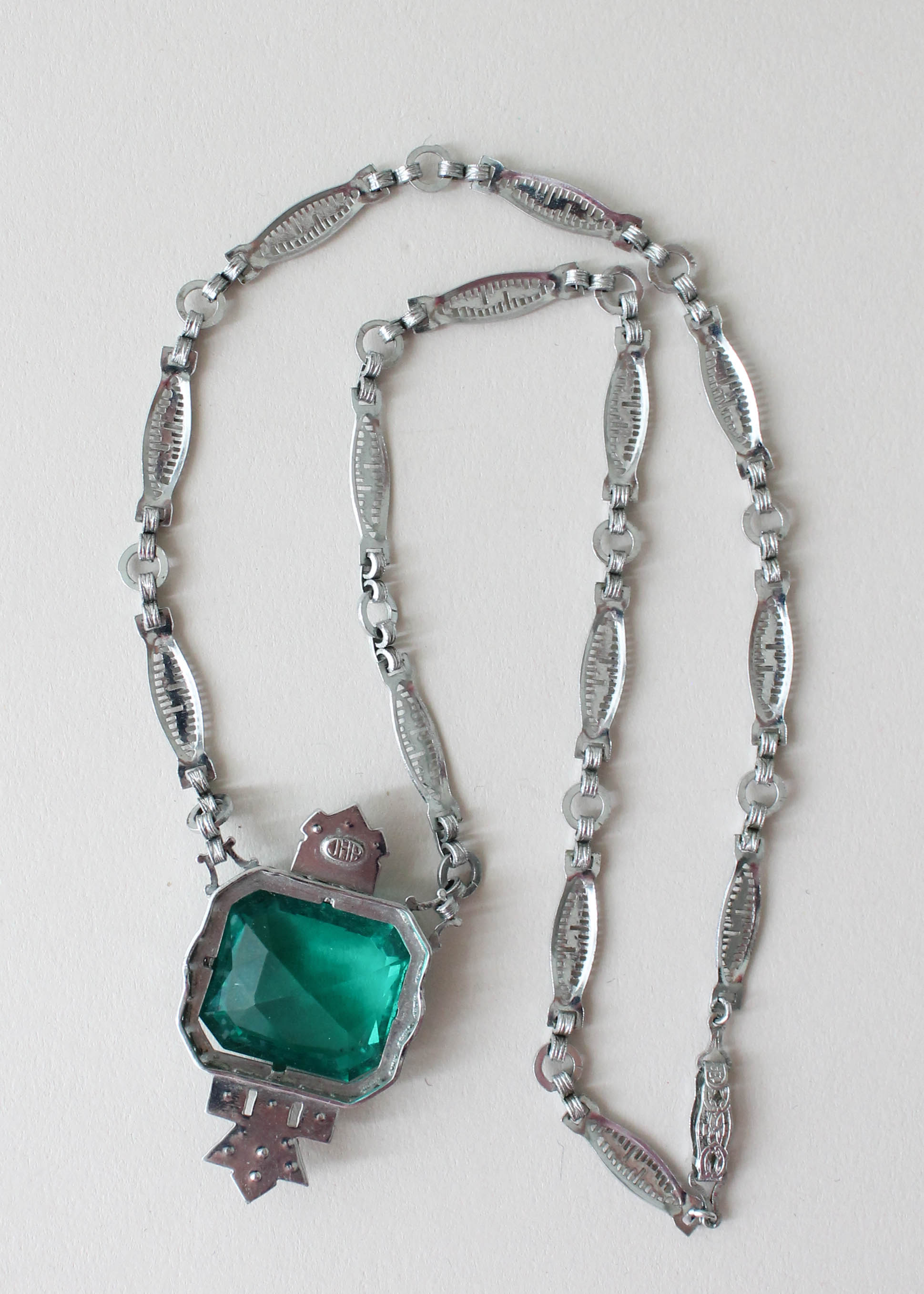 Vintage 1930s Rhodium Plated Art Deco Necklace with Green Glass Cabochon