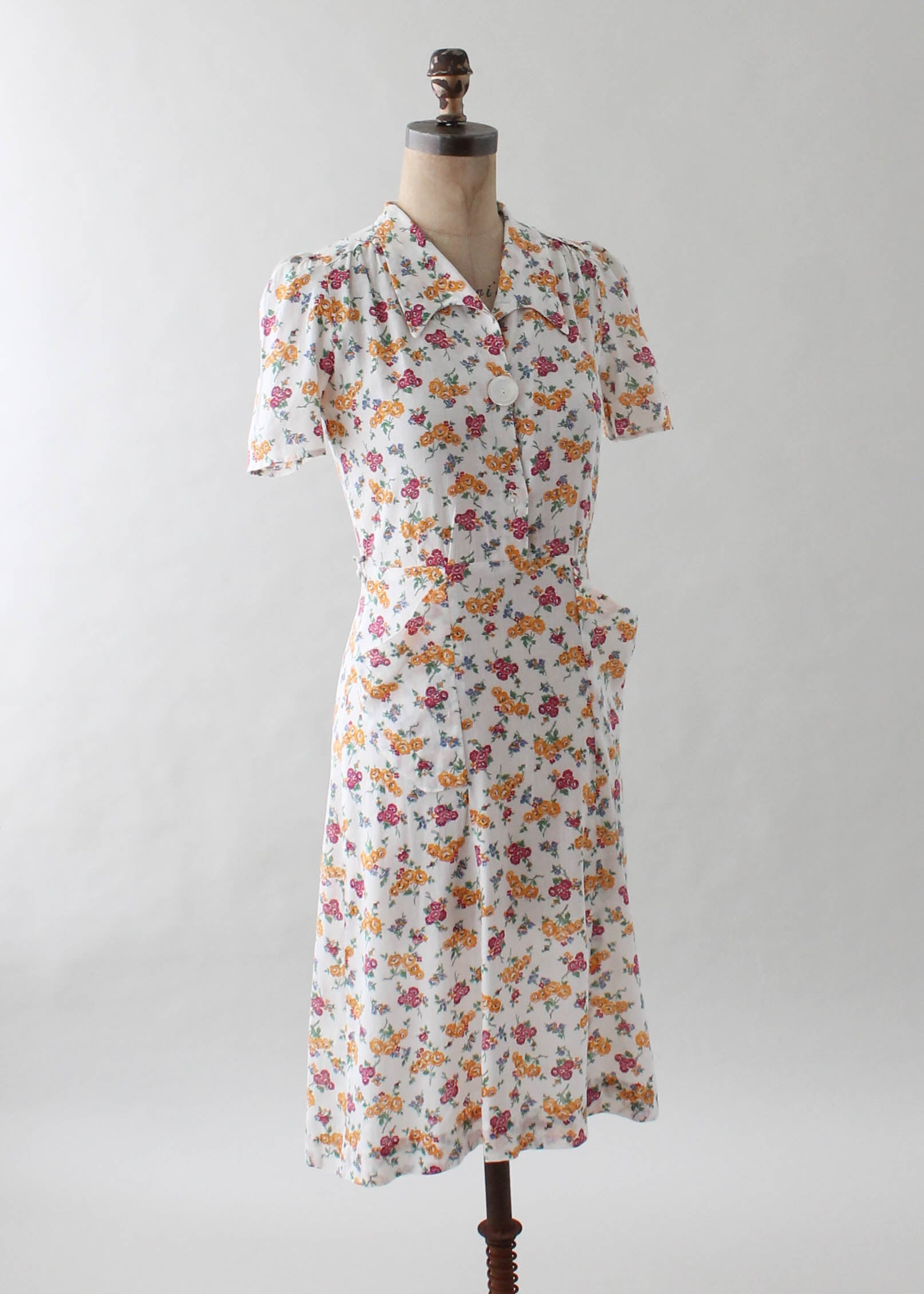 white christmas dresses Vintage 1930s Floral Cotton Shirtwaist Day Dress