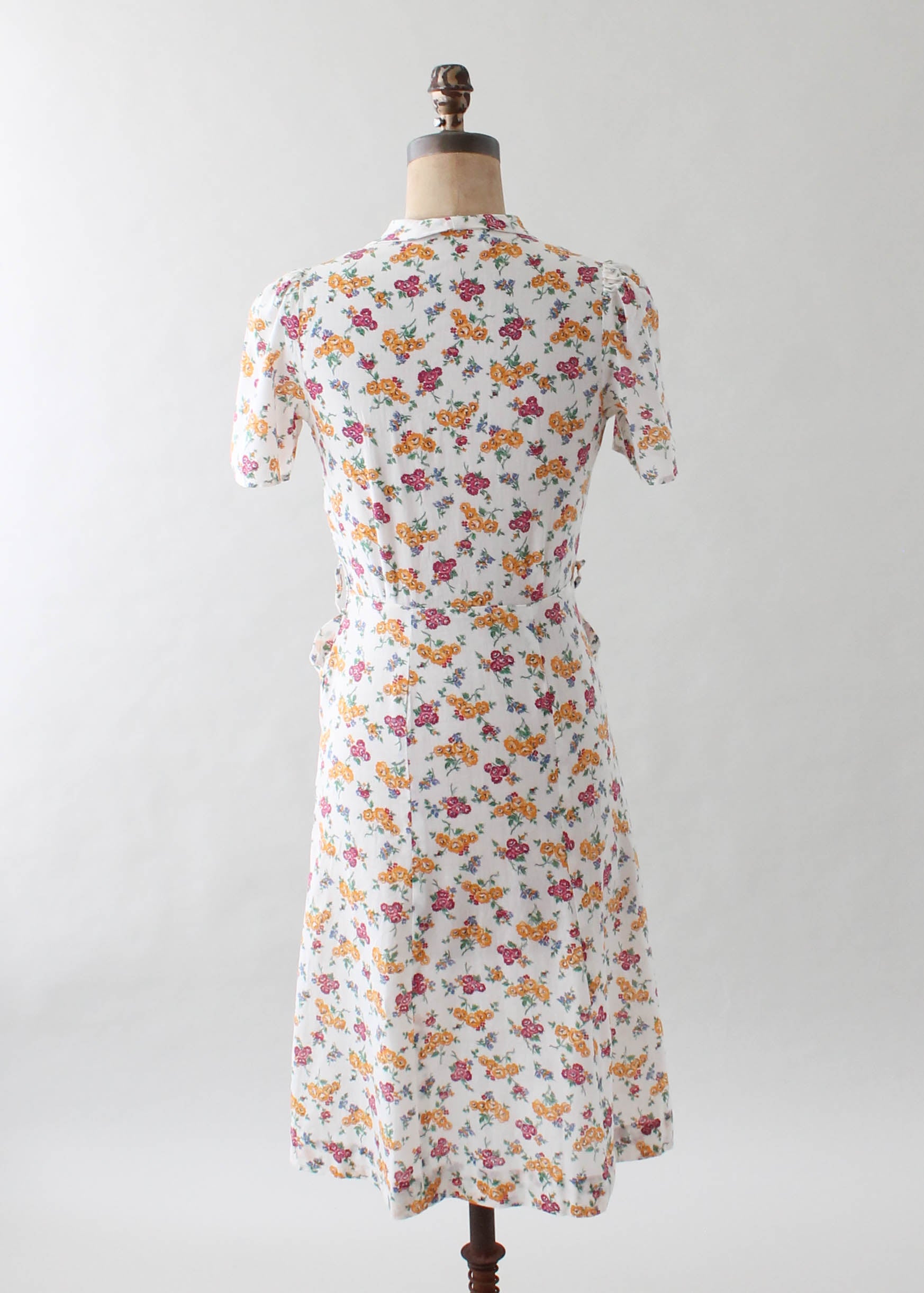 white cotton shirtwaist dress Vintage 1930s Floral Cotton Shirtwaist Day Dress
