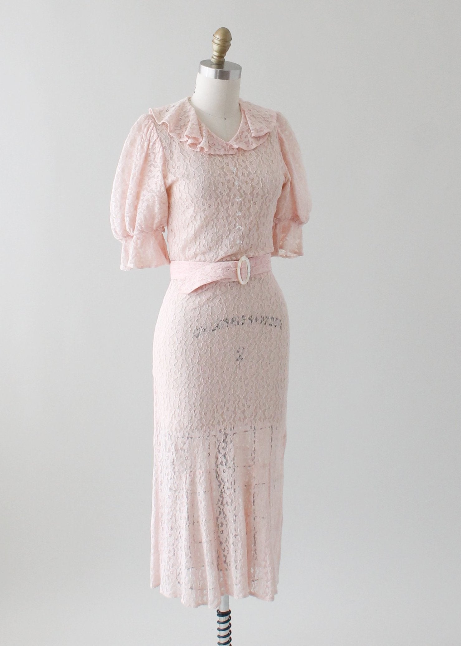 Vintage 1930s Pink Lace Art Deco Dress Vintage 1930s Pink Lace Art Deco Dress