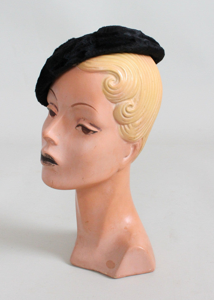 Vintage 1940s Black Velvet Tilt Beret