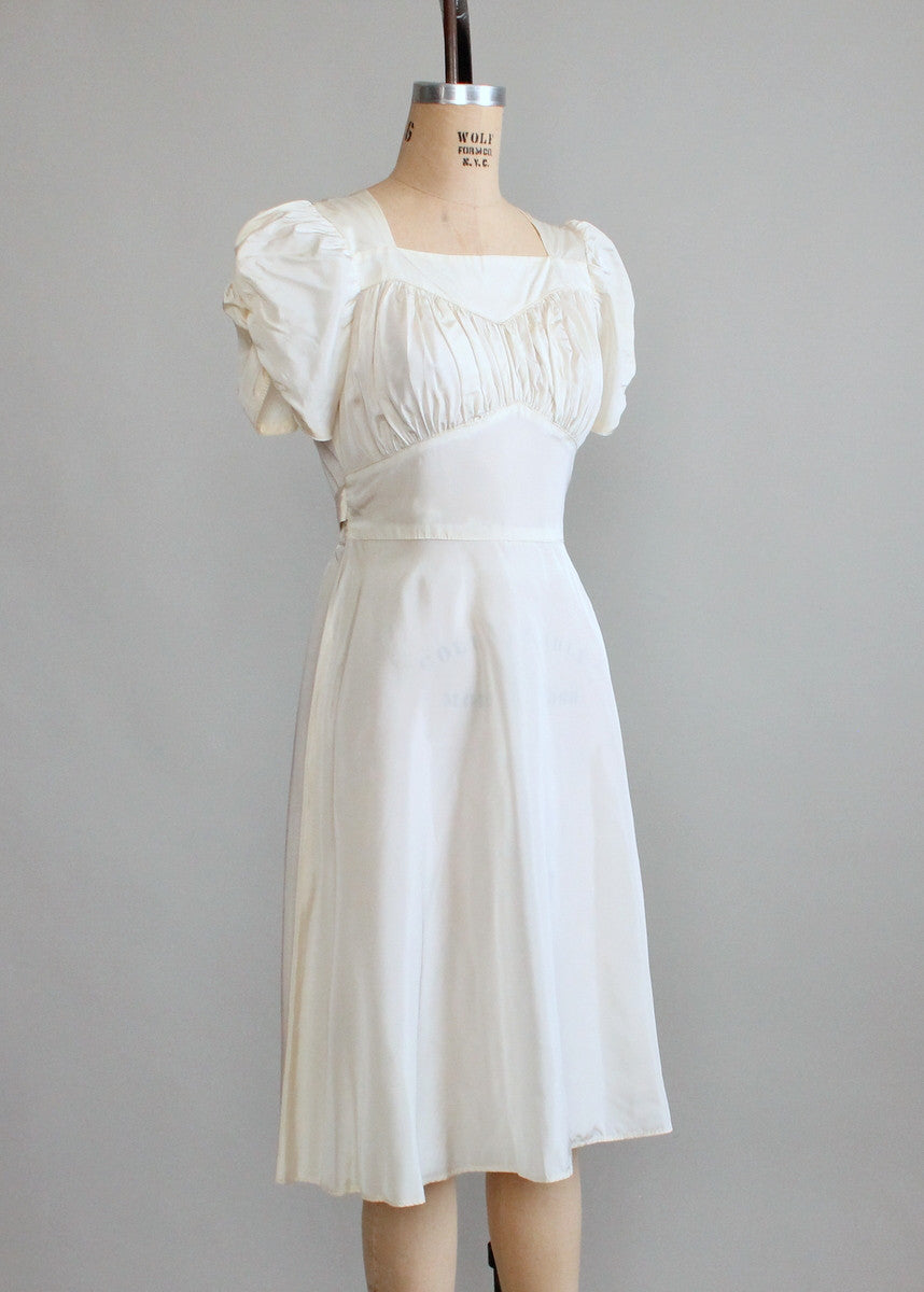 Vintage 1940s Ivory Wartime Wedding Dress