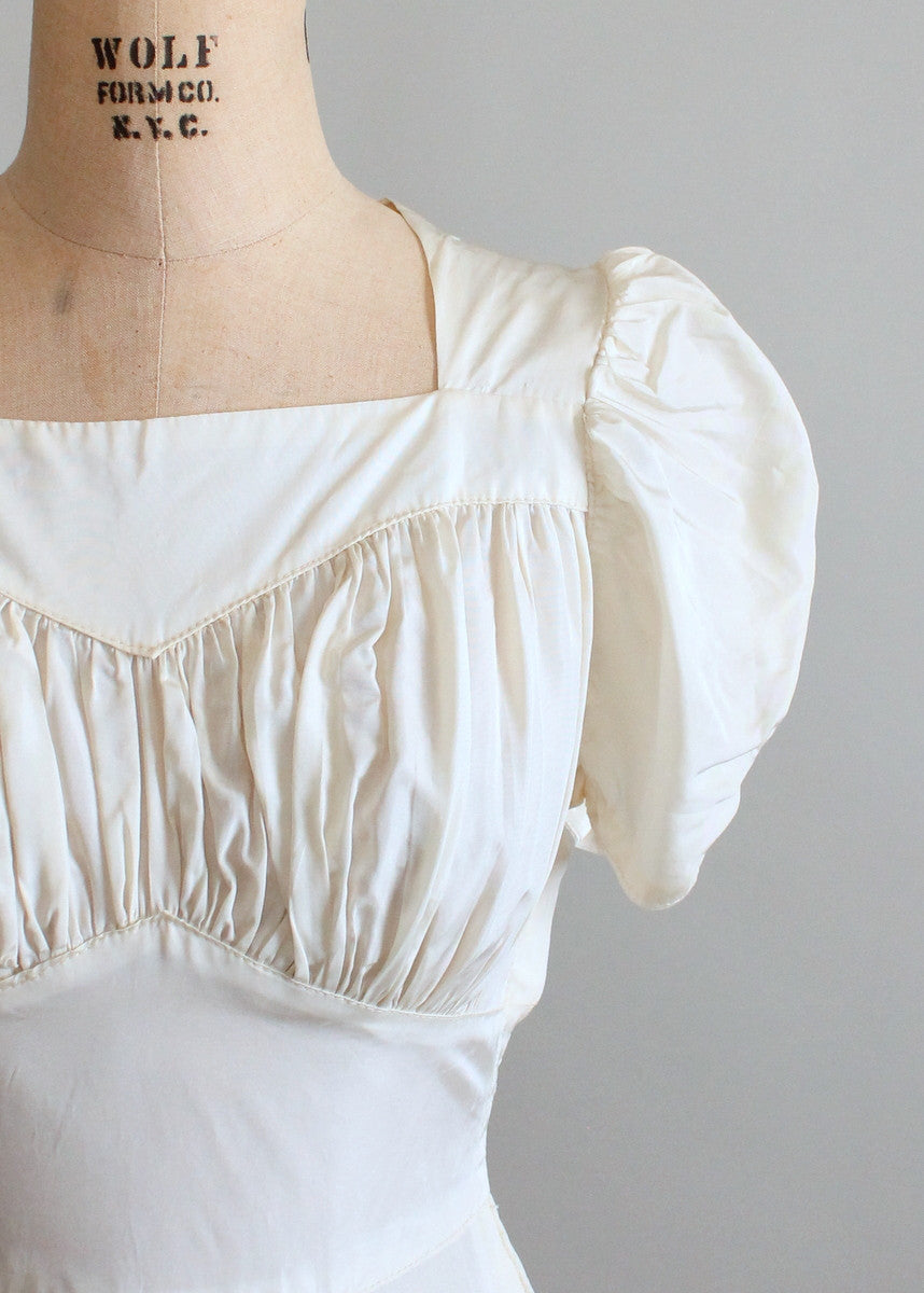 Vintage 1940s Ivory Wartime Wedding Dress