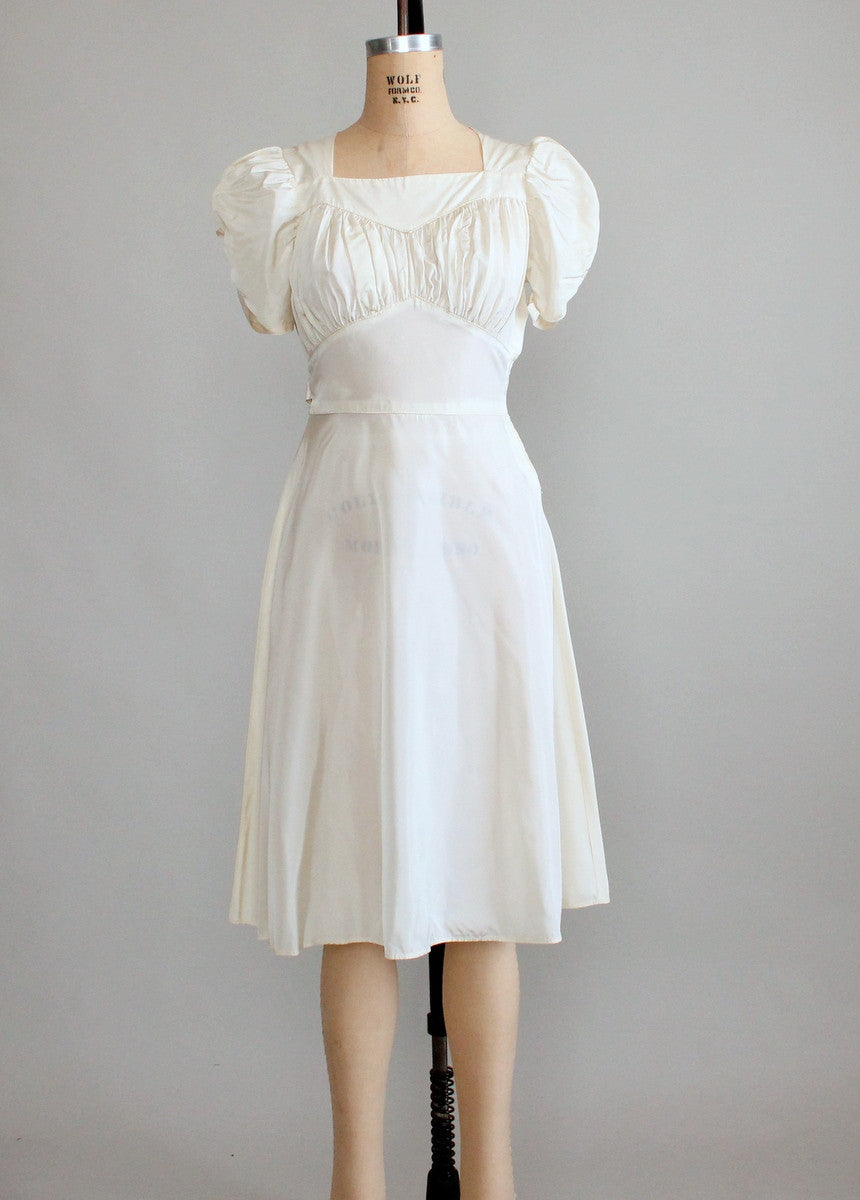 Vintage 1940s Ivory Wartime Wedding Dress