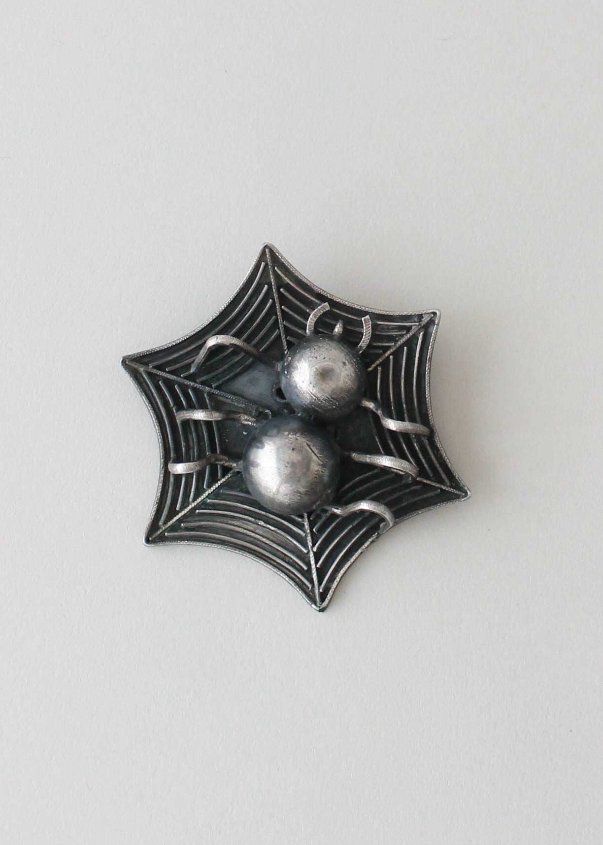 Vintage spider brooch silvertone and moonstone?