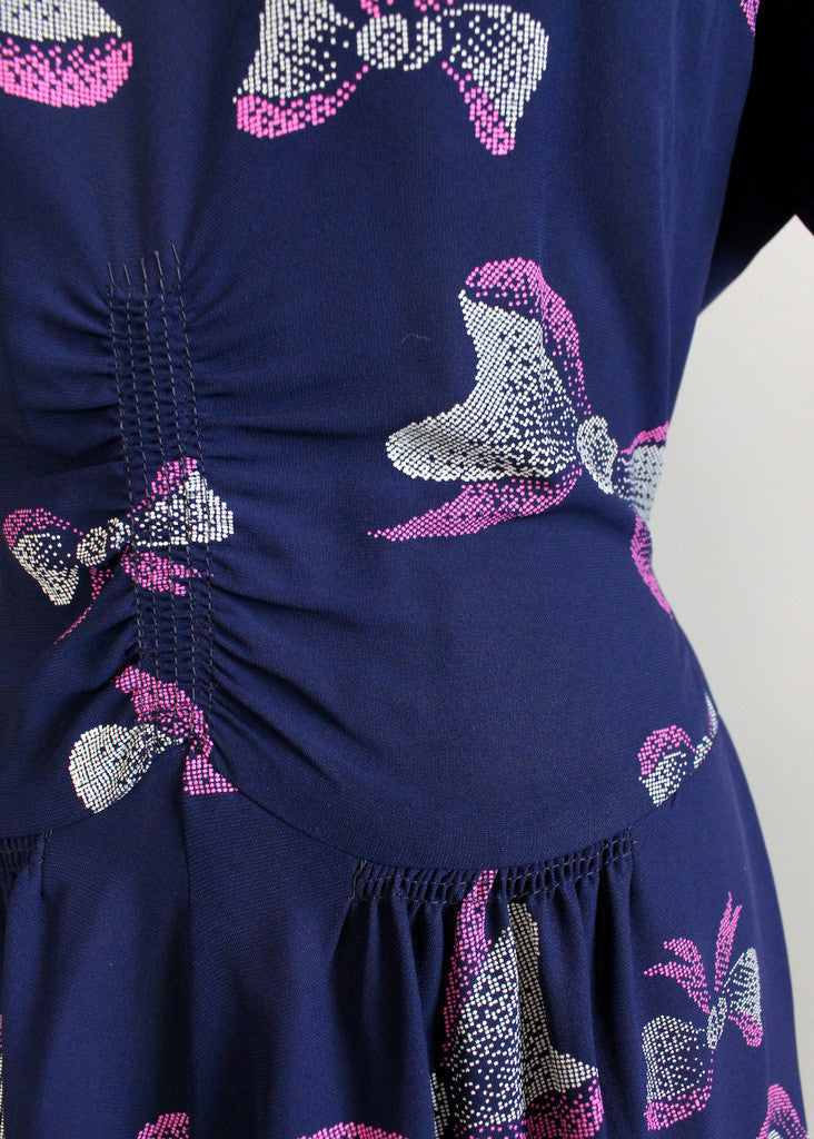 Vintage 1940s Pink Bows Novelty Print Rayon Dress