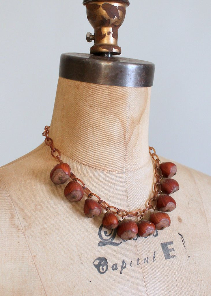 1940s hazelnut and celluloid necklace