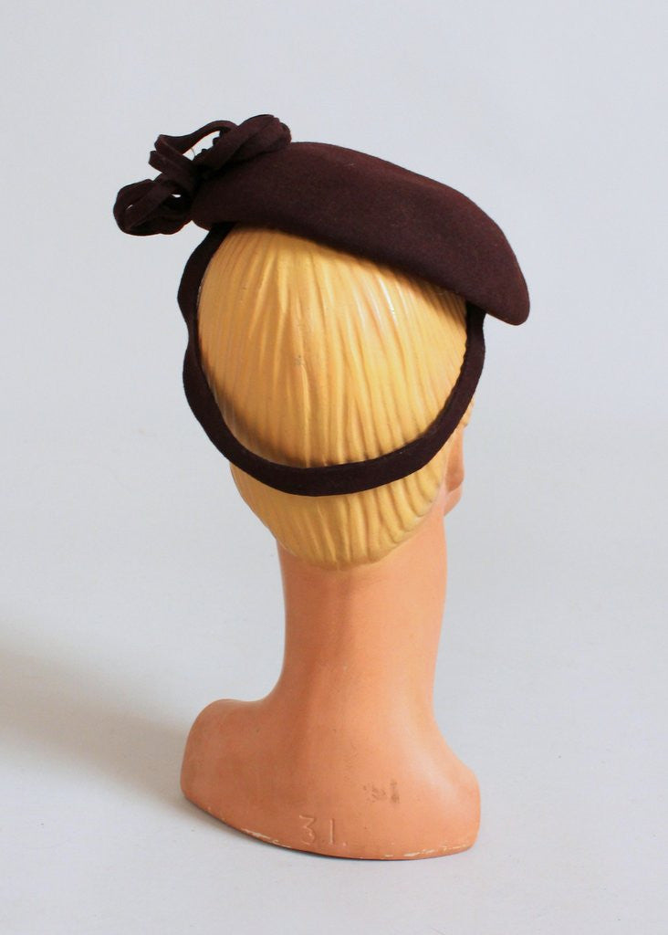 Vintage 1940s Brown Beret Tilt Hat
