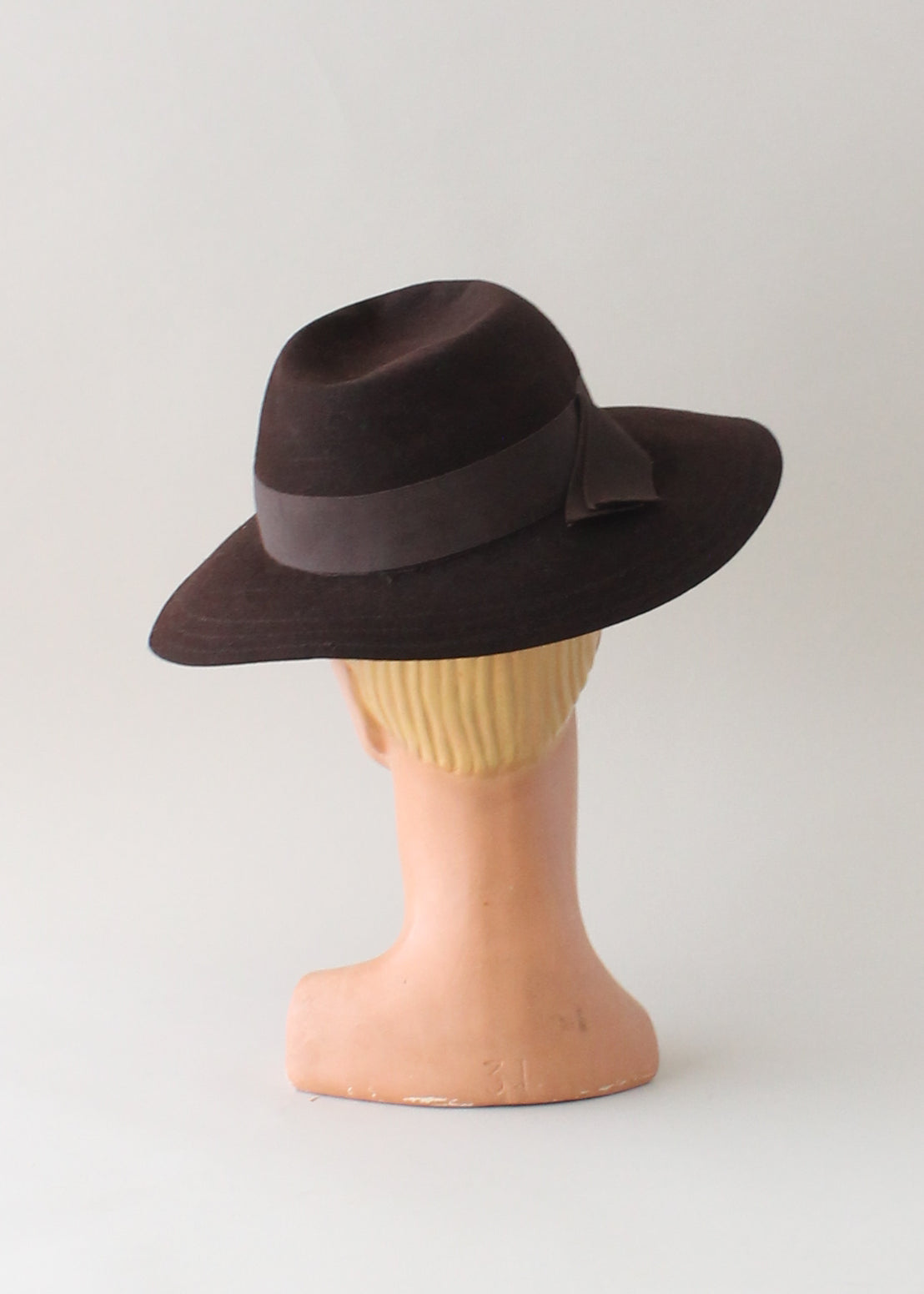 Vintage 1940s Brown Felt Tilt Fedora