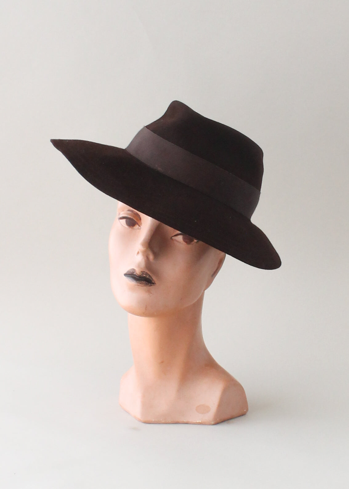 Vintage 1940s Brown Felt Tilt Fedora