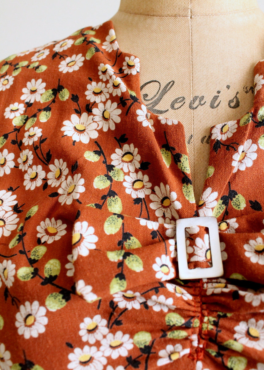 Vintage 1940s Daisy Print Floral Cotton Day Dress