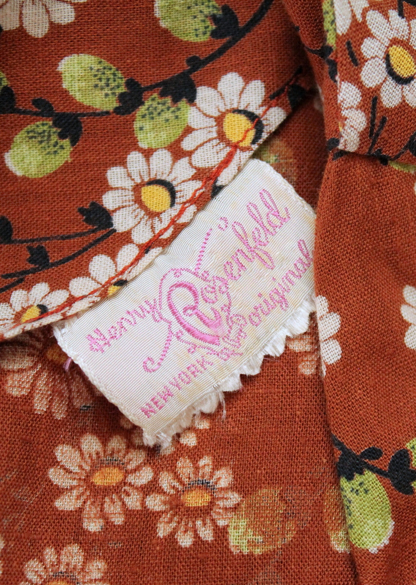 Vintage 1940s Daisy Print Floral Cotton Day Dress
