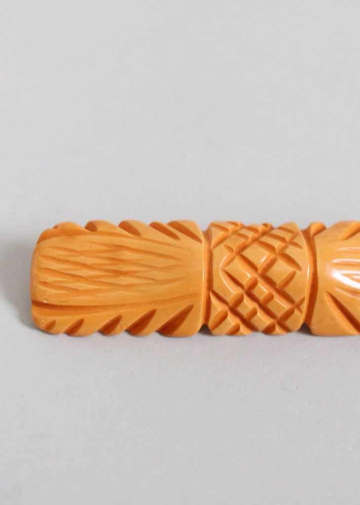 Vintage 1940s Carved Bow Butterscotch Bakelite Brooch