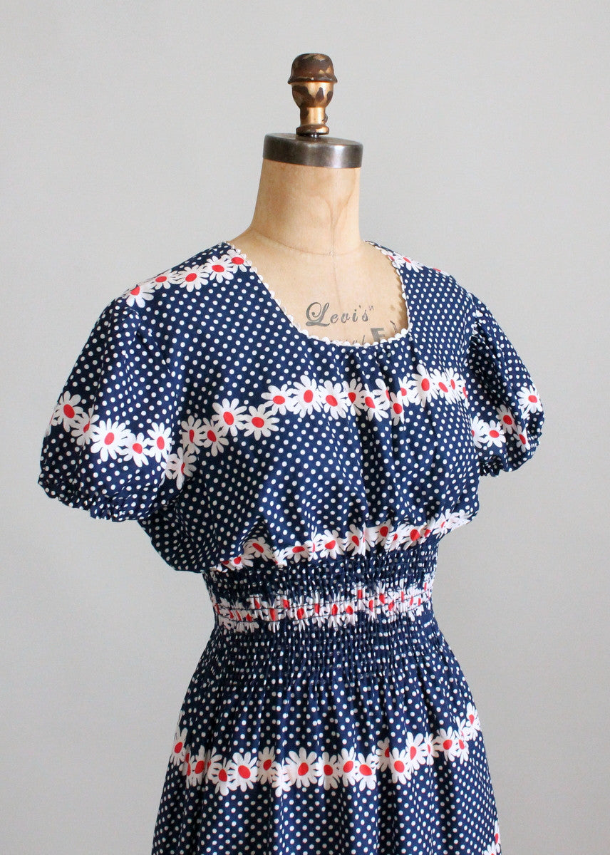 Vintage 1940s Daisies and Dots Day Dress