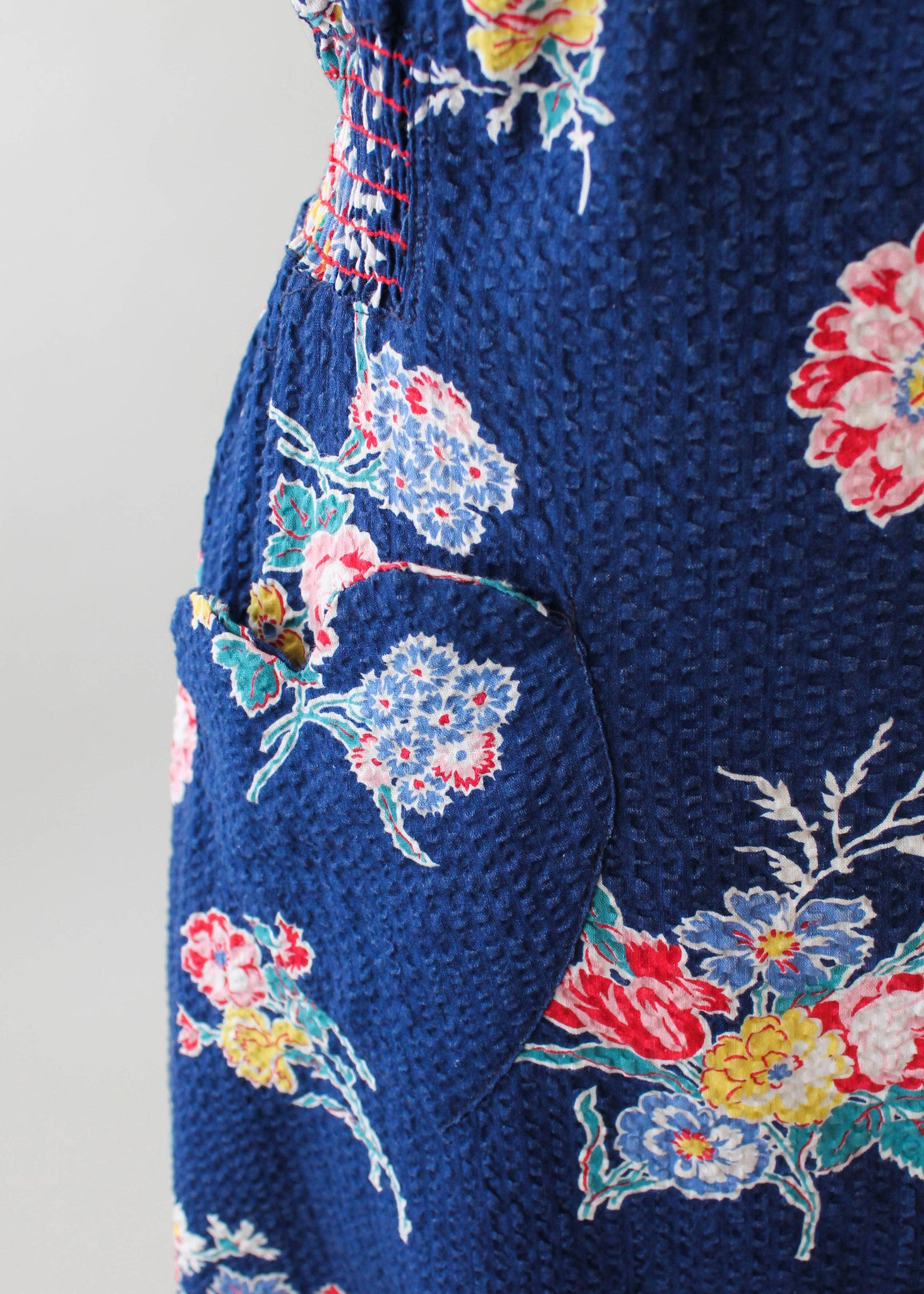 Vintage 1940s Floral Cotton Zip Front Day Dress